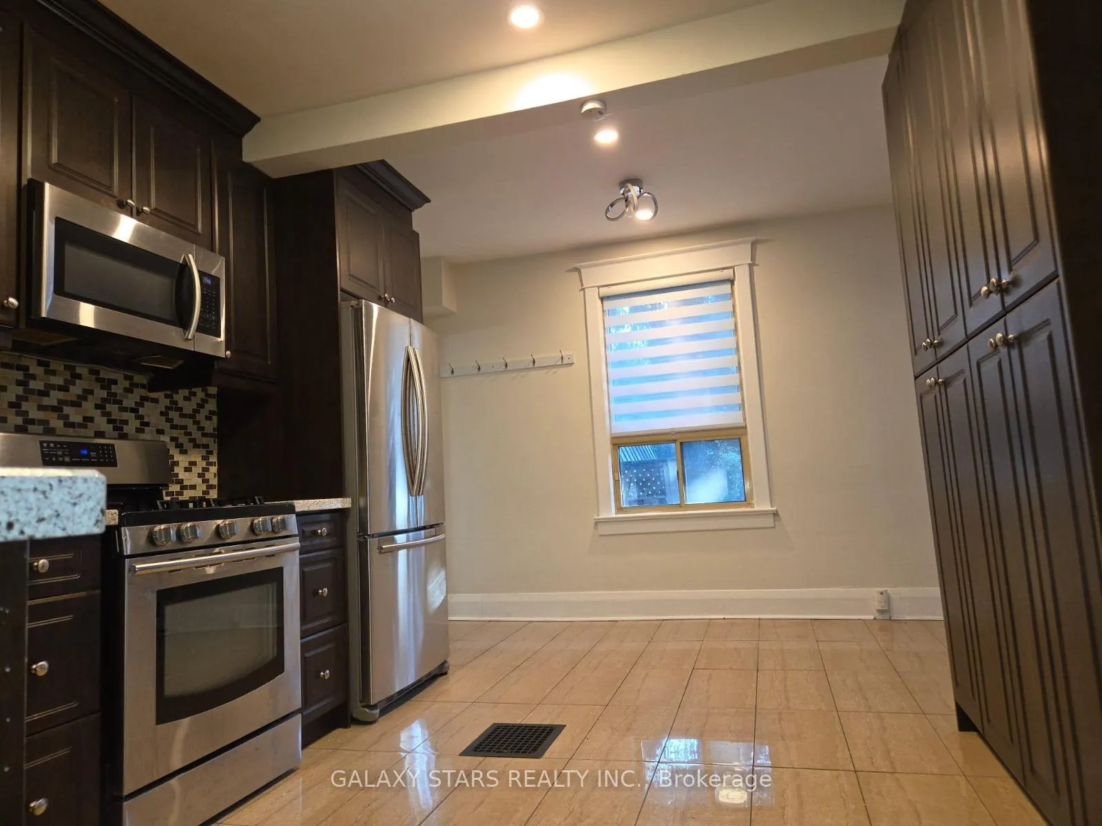 Photo 3 of Unit Main, 39 Dunkirk Road, Toronto, Danforth Village-East York — HOMEH
