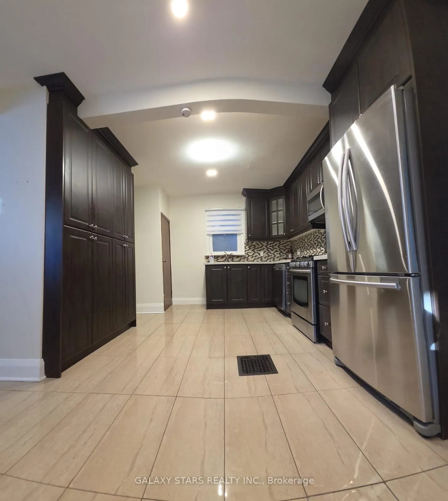 Photo 4 of Unit Main, 39 Dunkirk Road, Toronto, Danforth Village-East York — HOMEH