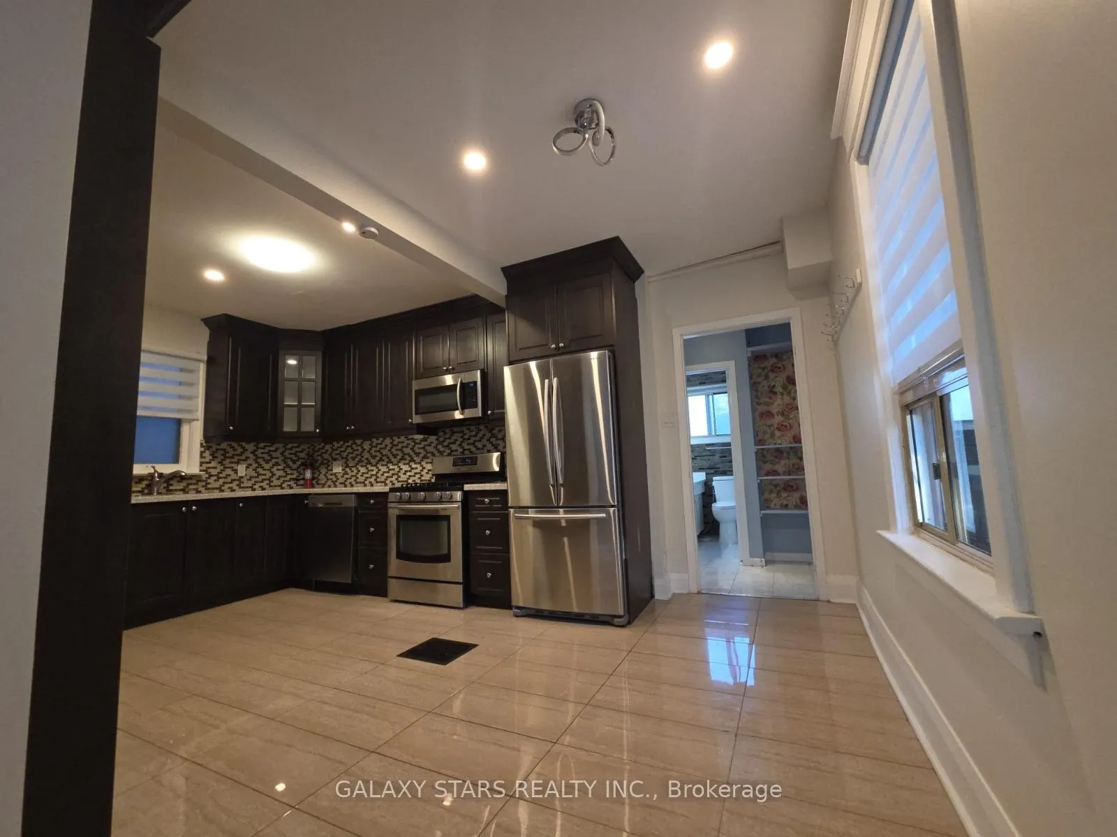 Photo 5 of Unit Main, 39 Dunkirk Road, Toronto, Danforth Village-East York — HOMEH