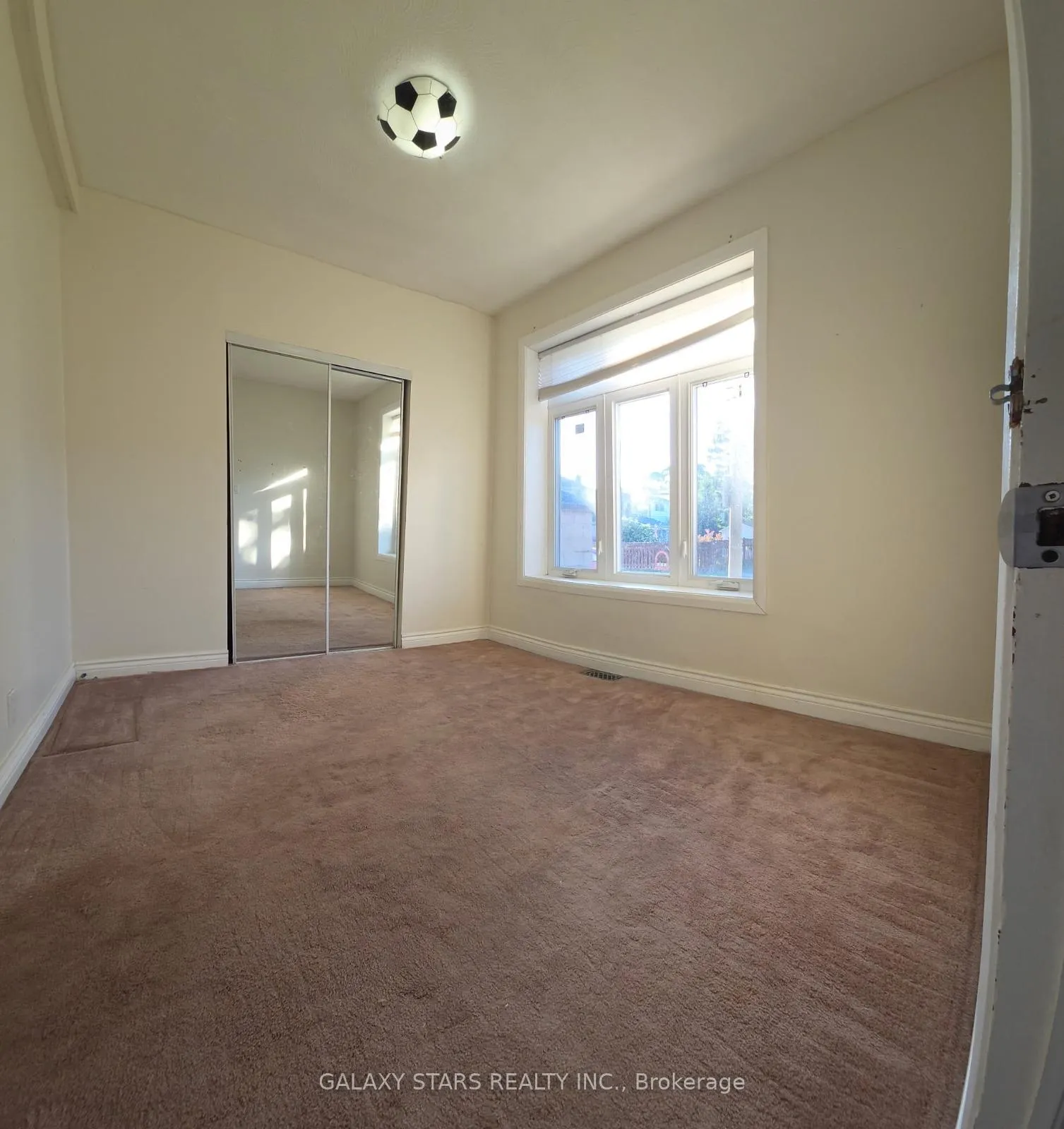 Photo 9 of Unit Main, 39 Dunkirk Road, Toronto, Danforth Village-East York — HOMEH