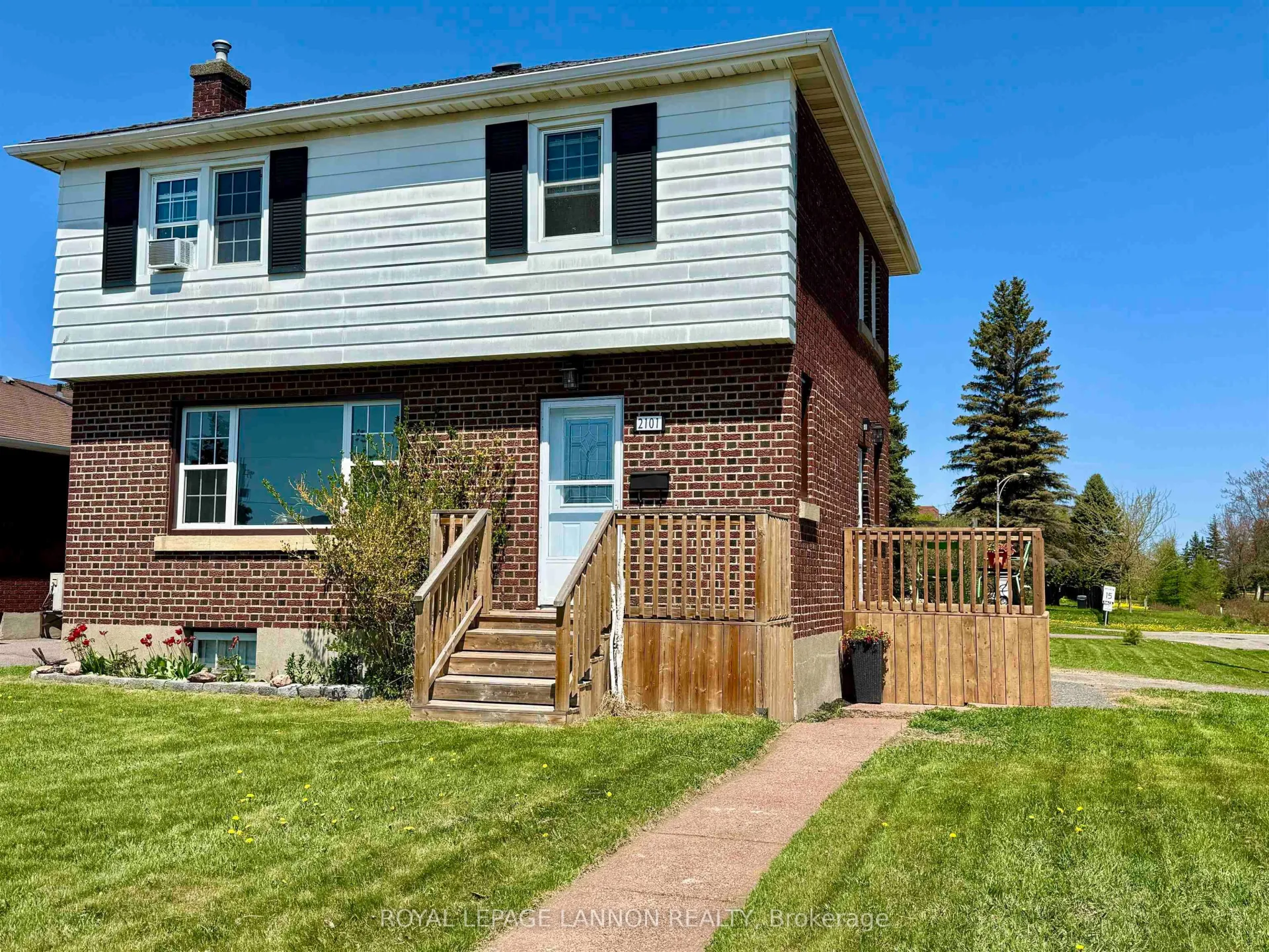Photo 1 of 2101 Victoria Avenue E, Thunder Bay, Edgewater Park — HOMEH