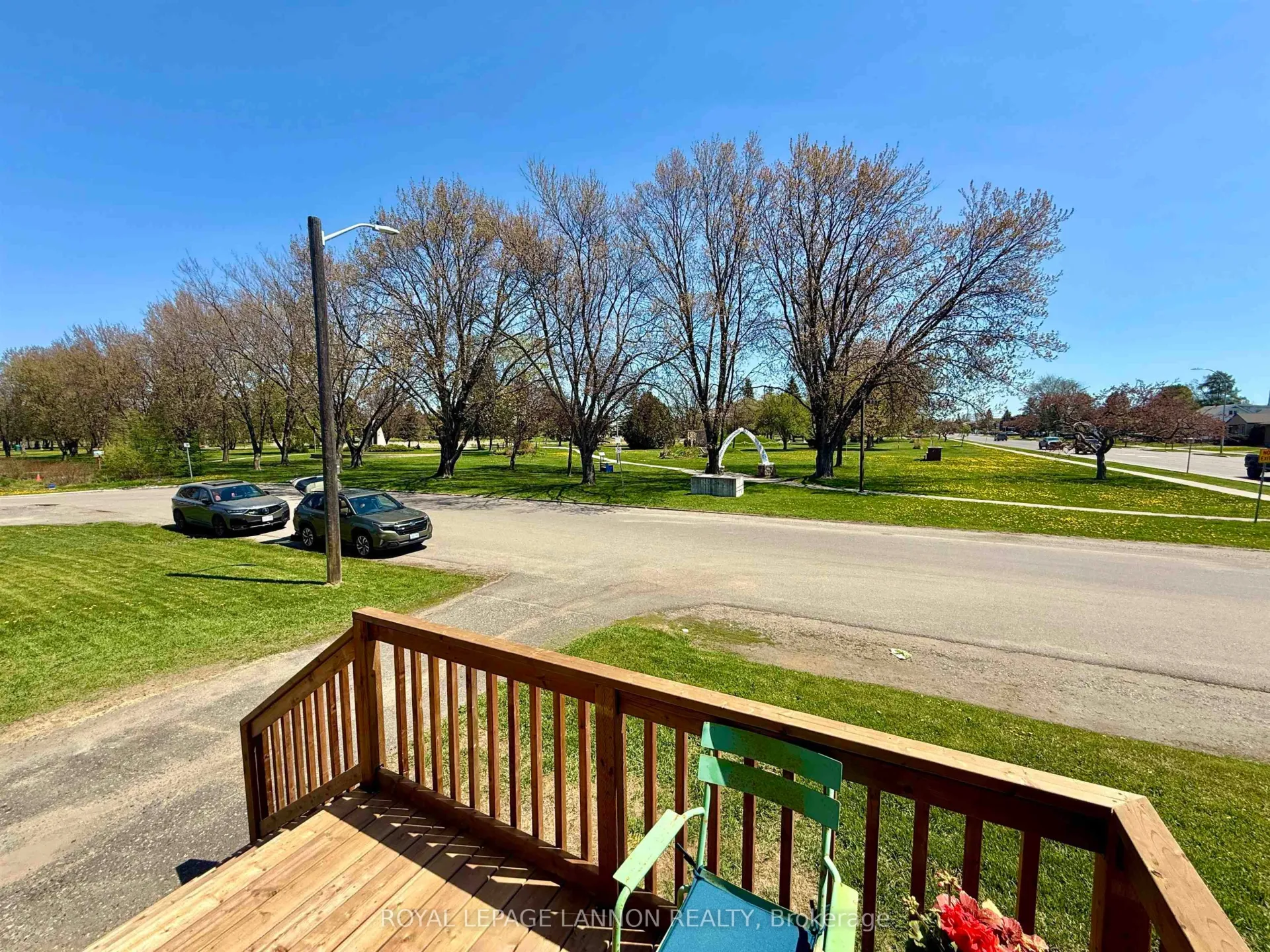 Photo 3 of 2101 Victoria Avenue E, Thunder Bay, Edgewater Park — HOMEH