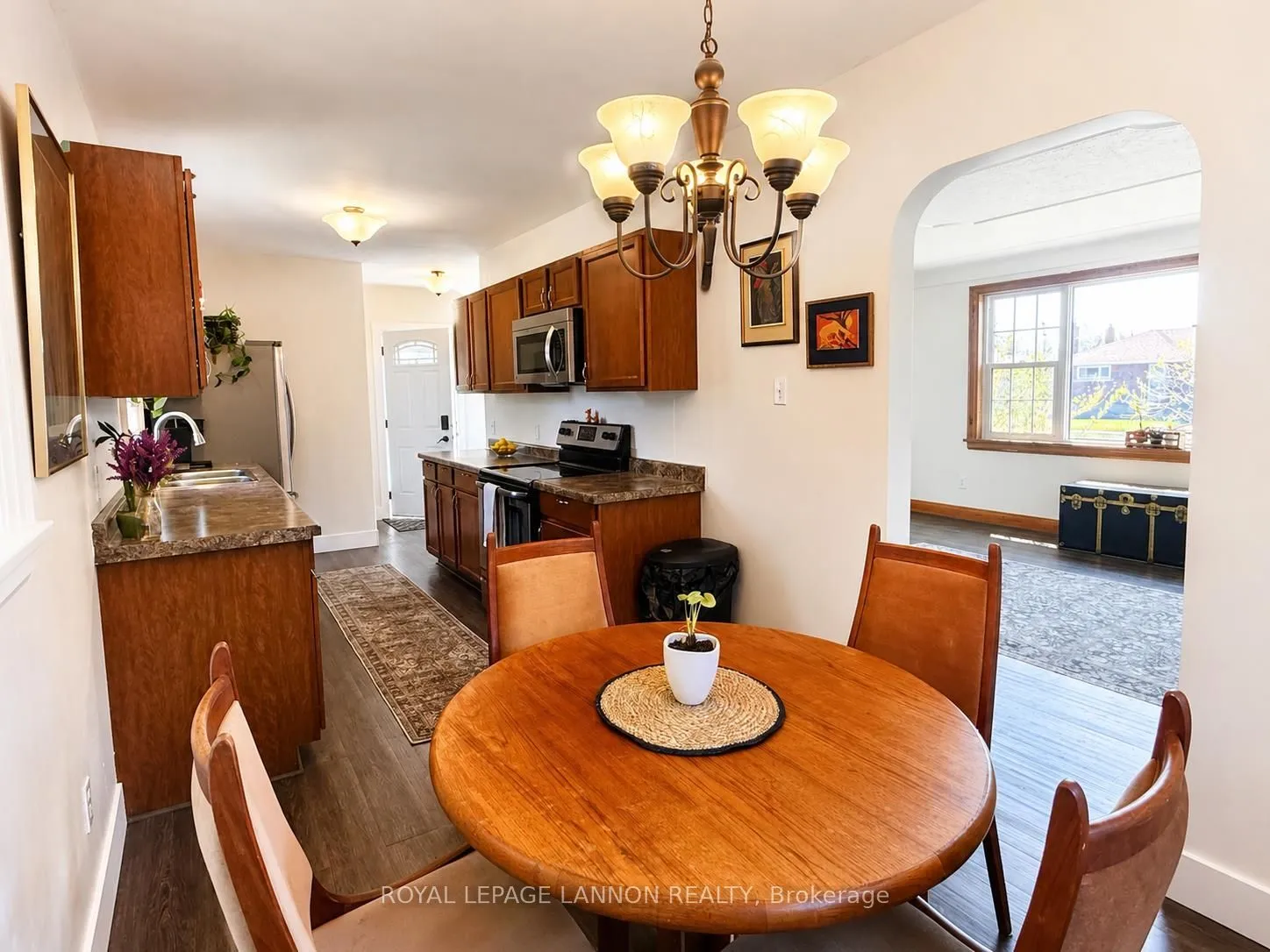 Photo 12 of 2101 Victoria Avenue E, Thunder Bay, Edgewater Park — HOMEH