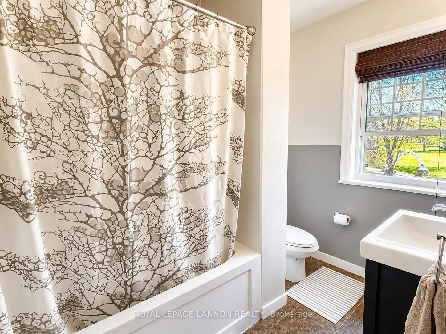 Photo 24 of 2101 Victoria Avenue E, Thunder Bay, Edgewater Park — HOMEH