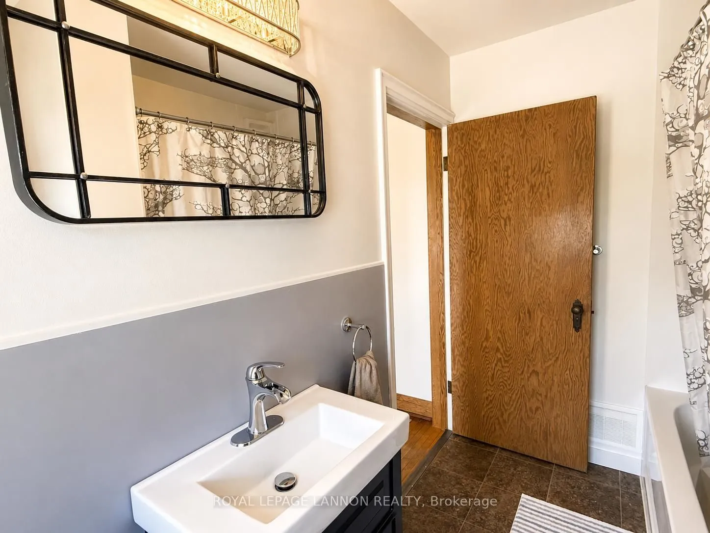 Photo 25 of 2101 Victoria Avenue E, Thunder Bay, Edgewater Park — HOMEH