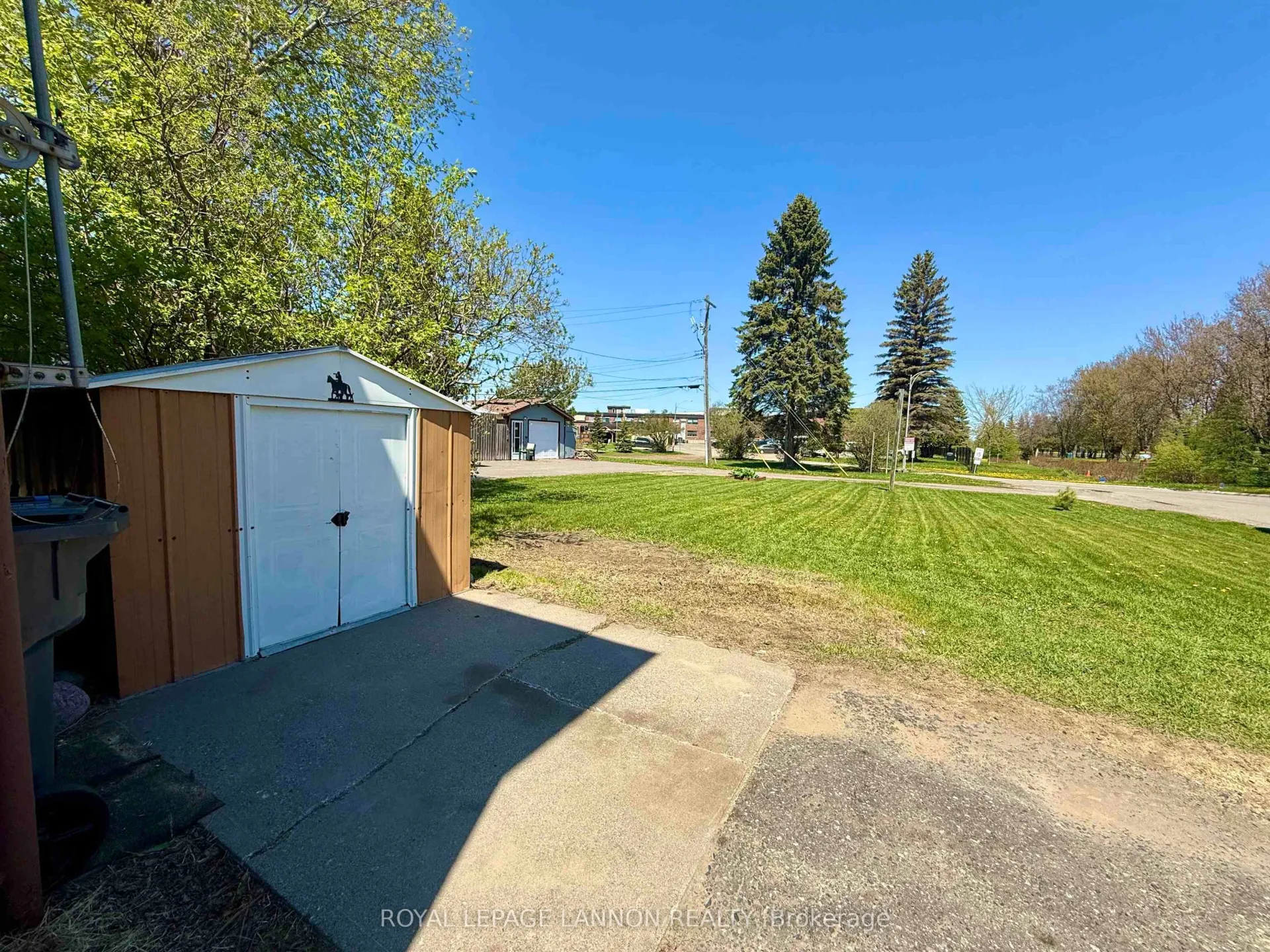 Photo 46 of 2101 Victoria Avenue E, Thunder Bay, Edgewater Park — HOMEH