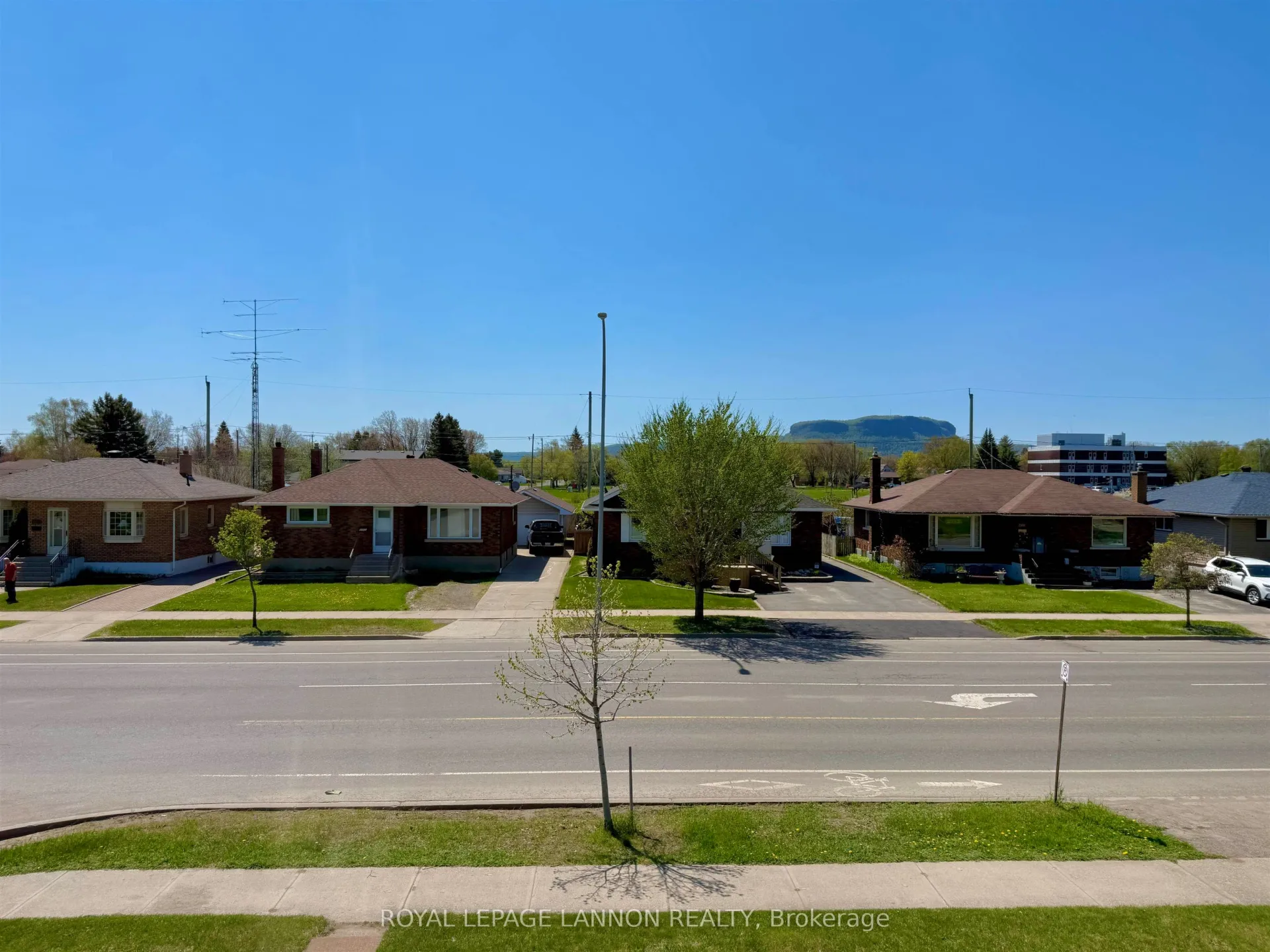 Photo 47 of 2101 Victoria Avenue E, Thunder Bay, Edgewater Park — HOMEH