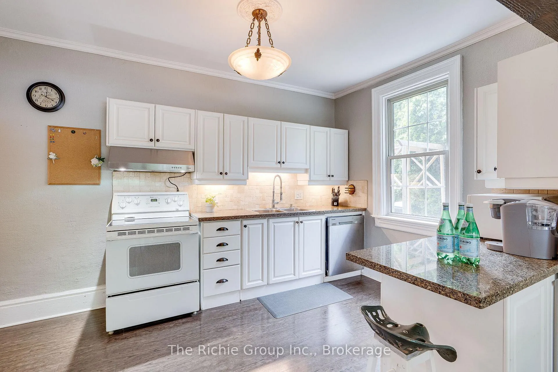 Photo 4 of 108 Hemlock Street, Caledon, Bolton East — HOMEH