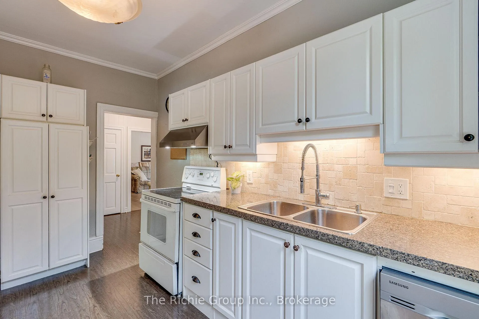 Photo 5 of 108 Hemlock Street, Caledon, Bolton East — HOMEH