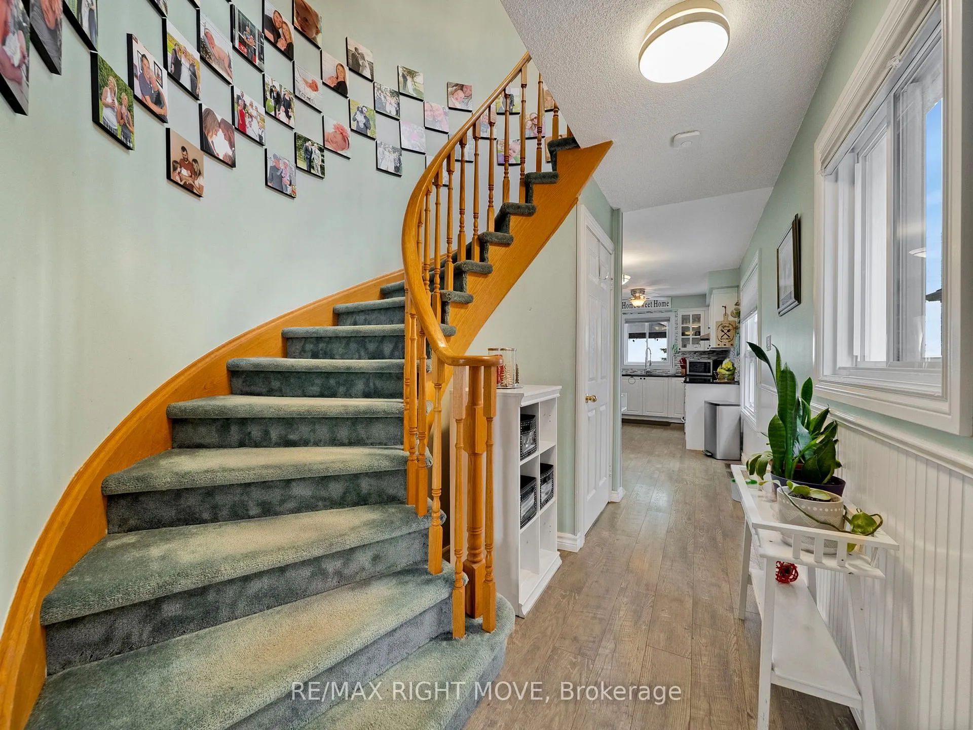 Photo 5 of 42 Sundew Drive, Barrie, Holly — HOMEH