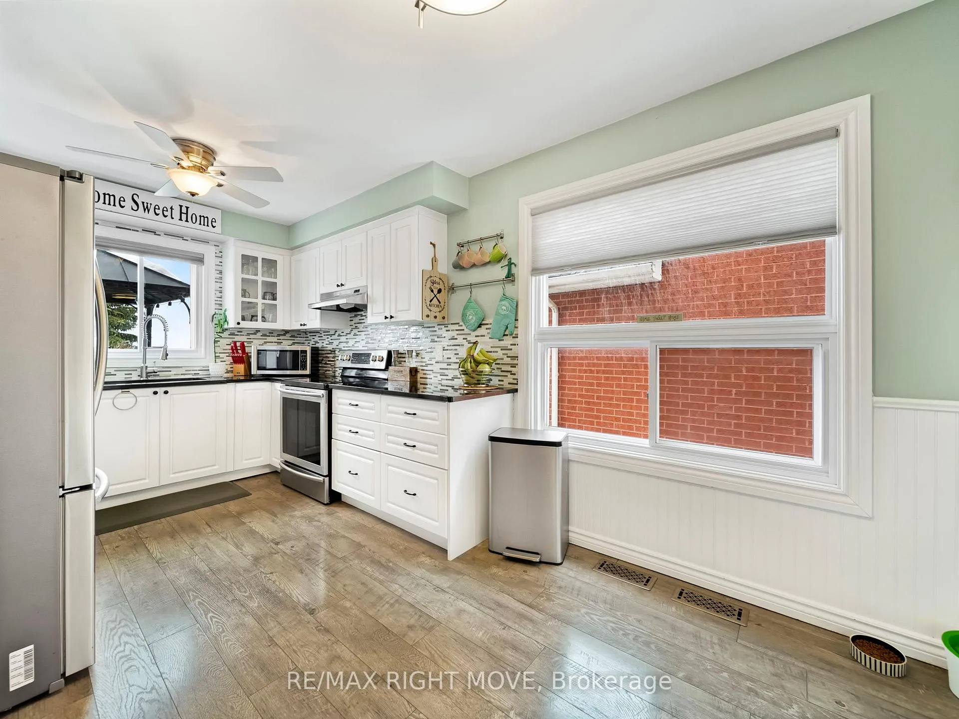 Photo 8 of 42 Sundew Drive, Barrie, Holly — HOMEH