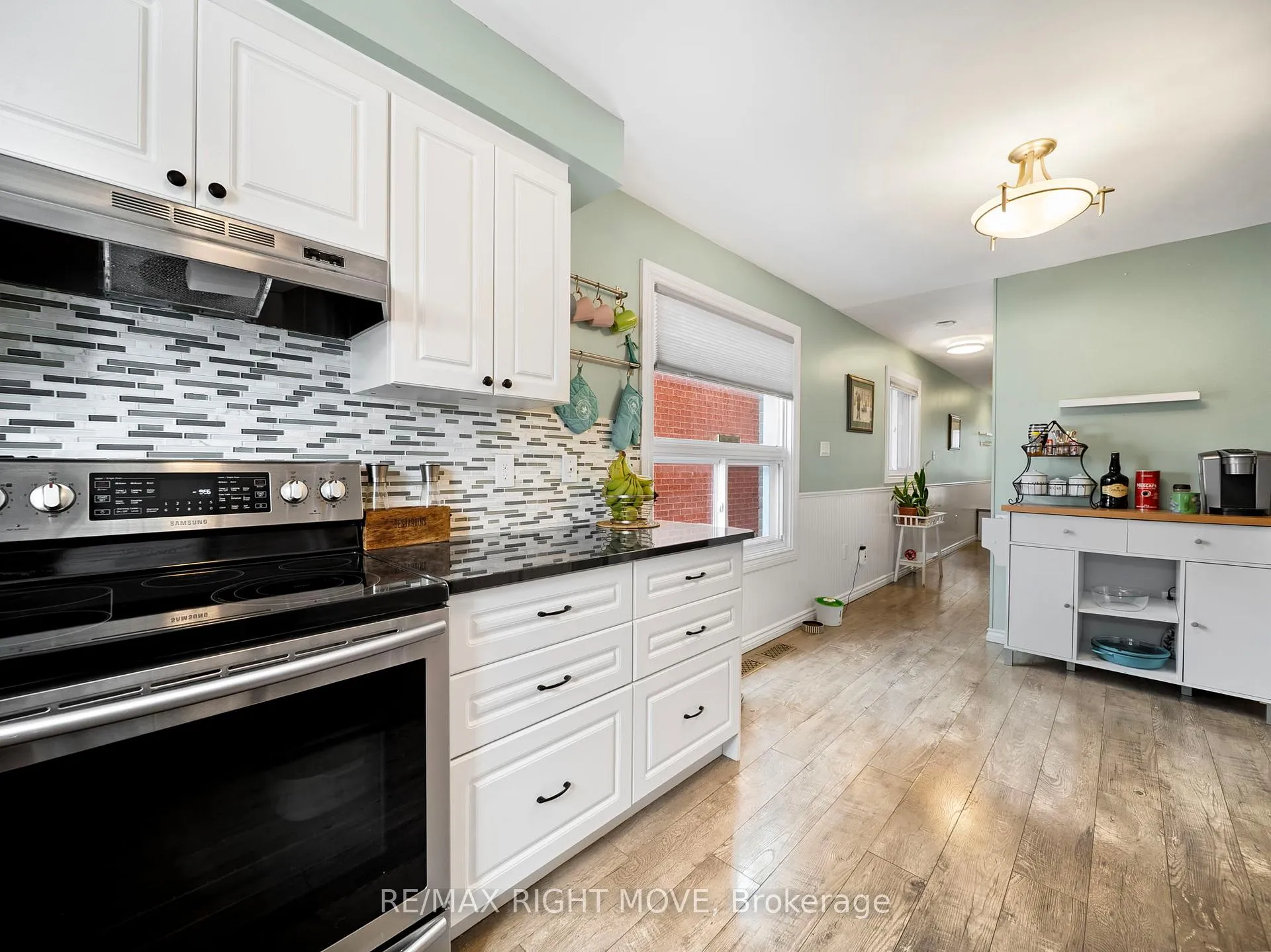 Photo 10 of 42 Sundew Drive, Barrie, Holly — HOMEH