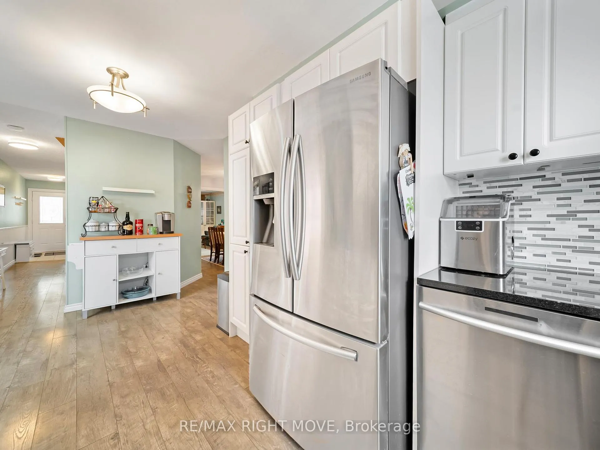 Photo 11 of 42 Sundew Drive, Barrie, Holly — HOMEH