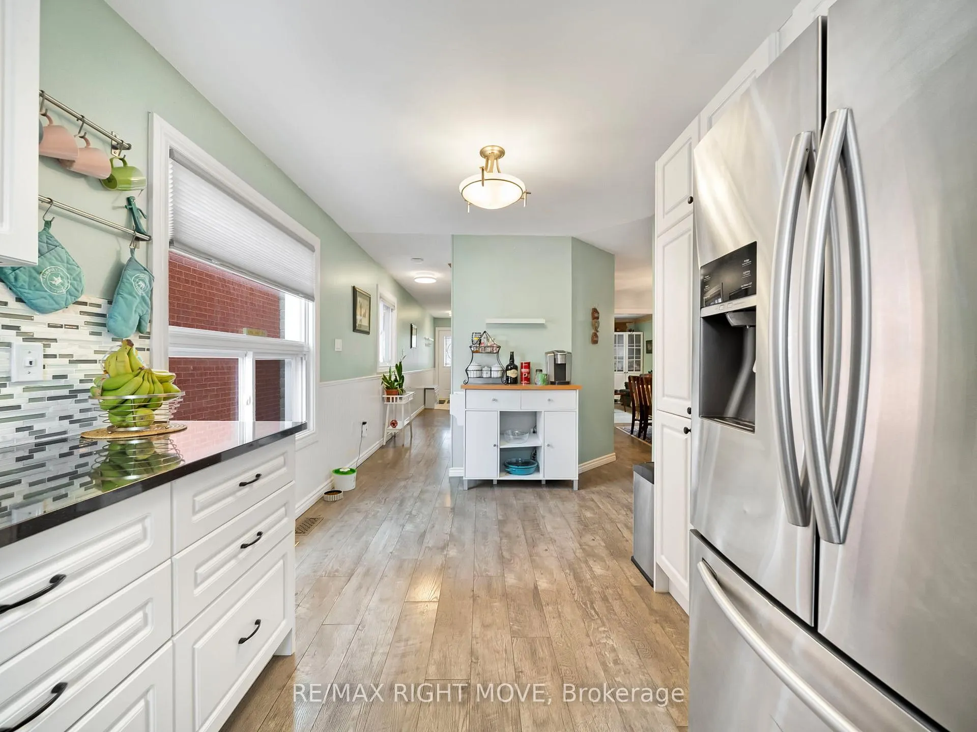 Photo 13 of 42 Sundew Drive, Barrie, Holly — HOMEH