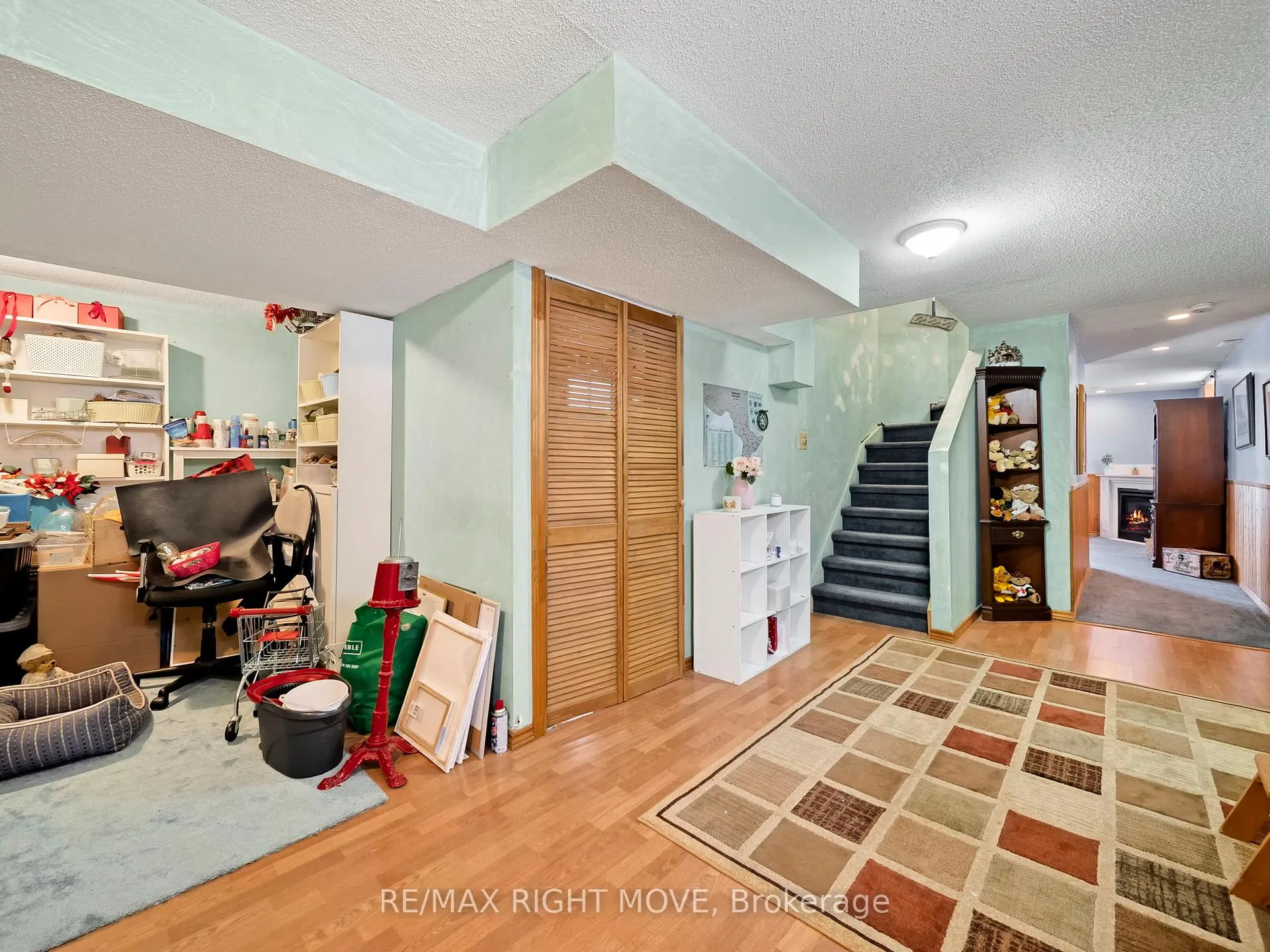 Photo 36 of 42 Sundew Drive, Barrie, Holly — HOMEH