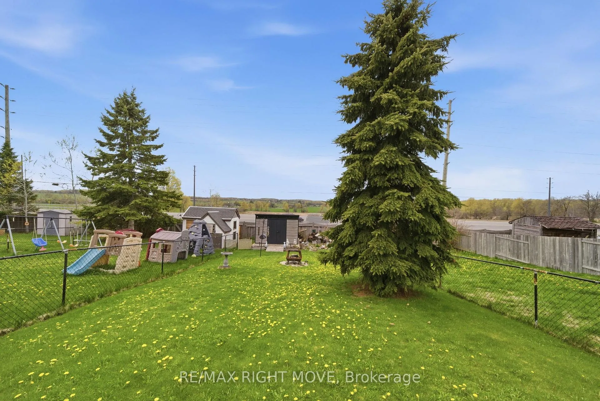 Photo 46 of 42 Sundew Drive, Barrie, Holly — HOMEH