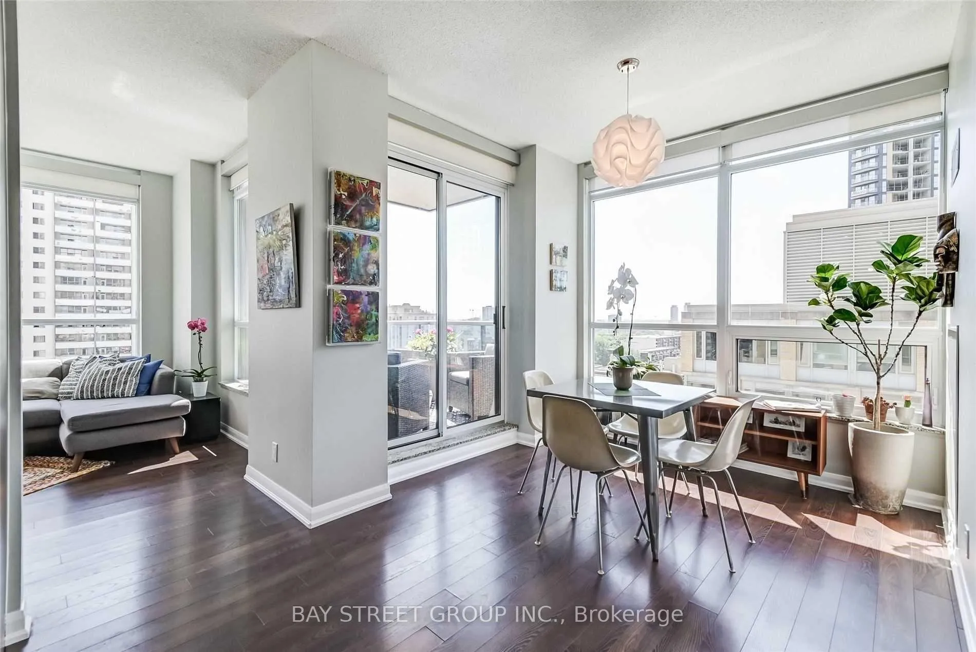 Photo 5 of Unit 1004, 500 Sherbourne Street, Toronto, North St. James Town — HOMEH