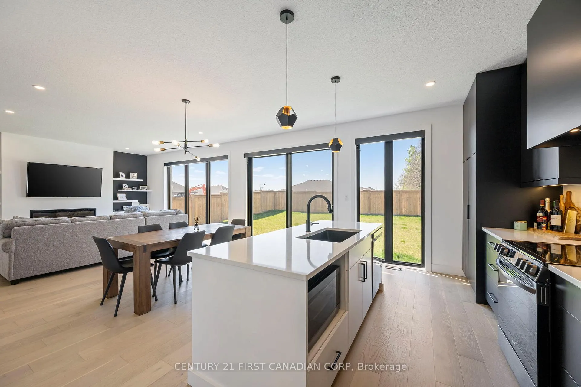Photo 12 of 5 Hartland Circle, St. Thomas — HOMEH