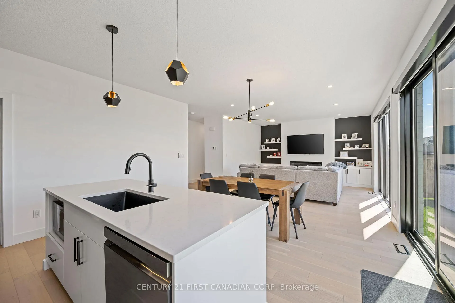 Photo 14 of 5 Hartland Circle, St. Thomas — HOMEH