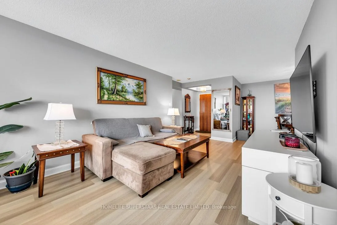 Photo 3 of Unit 907, 24 Hanover Road, Brampton, Queen Street Corridor — HOMEH