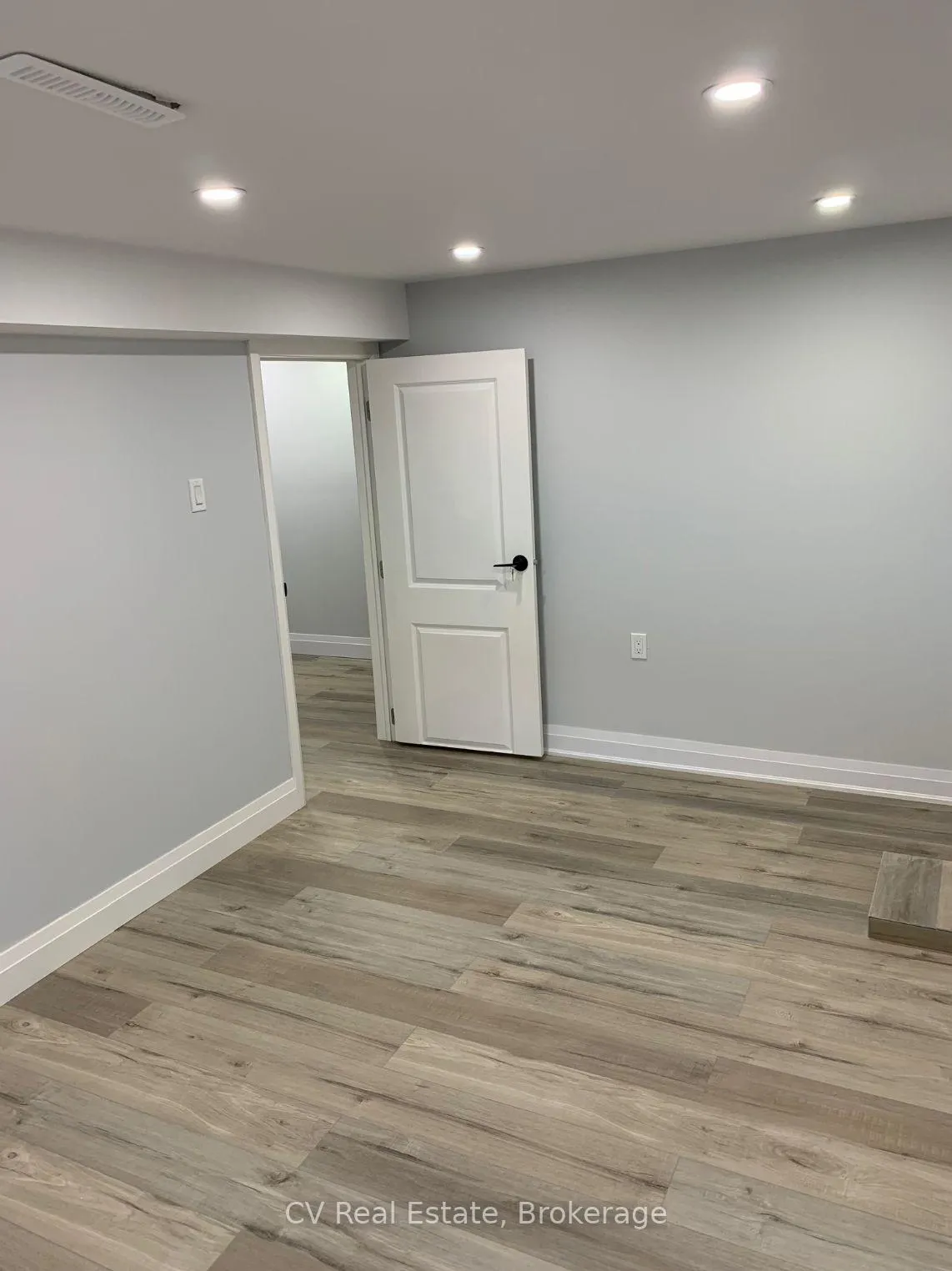 Photo 9 of Unit Basement Unit, 35 Carousel Avenue, Hamilton, Bruleville — HOMEH