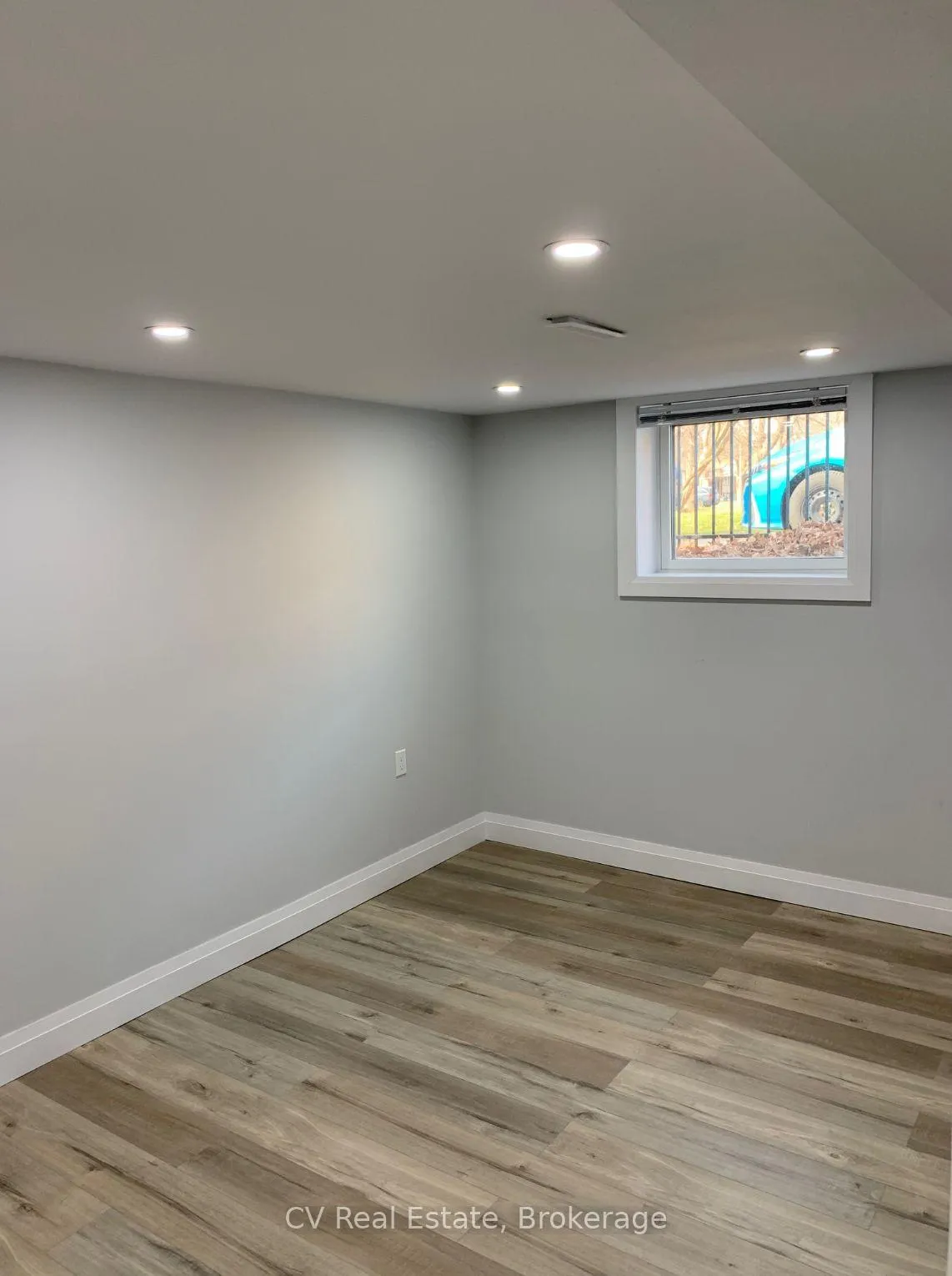 Photo 10 of Unit Basement Unit, 35 Carousel Avenue, Hamilton, Bruleville — HOMEH