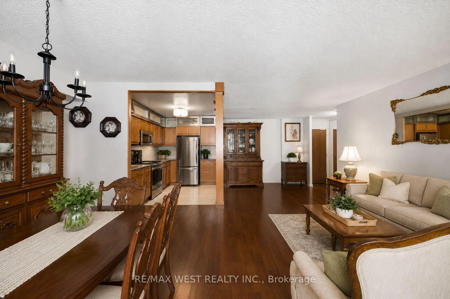 Photo 3 of Unit 1509, 100 Quebec Avenue, Toronto, High Park North — HOMEH