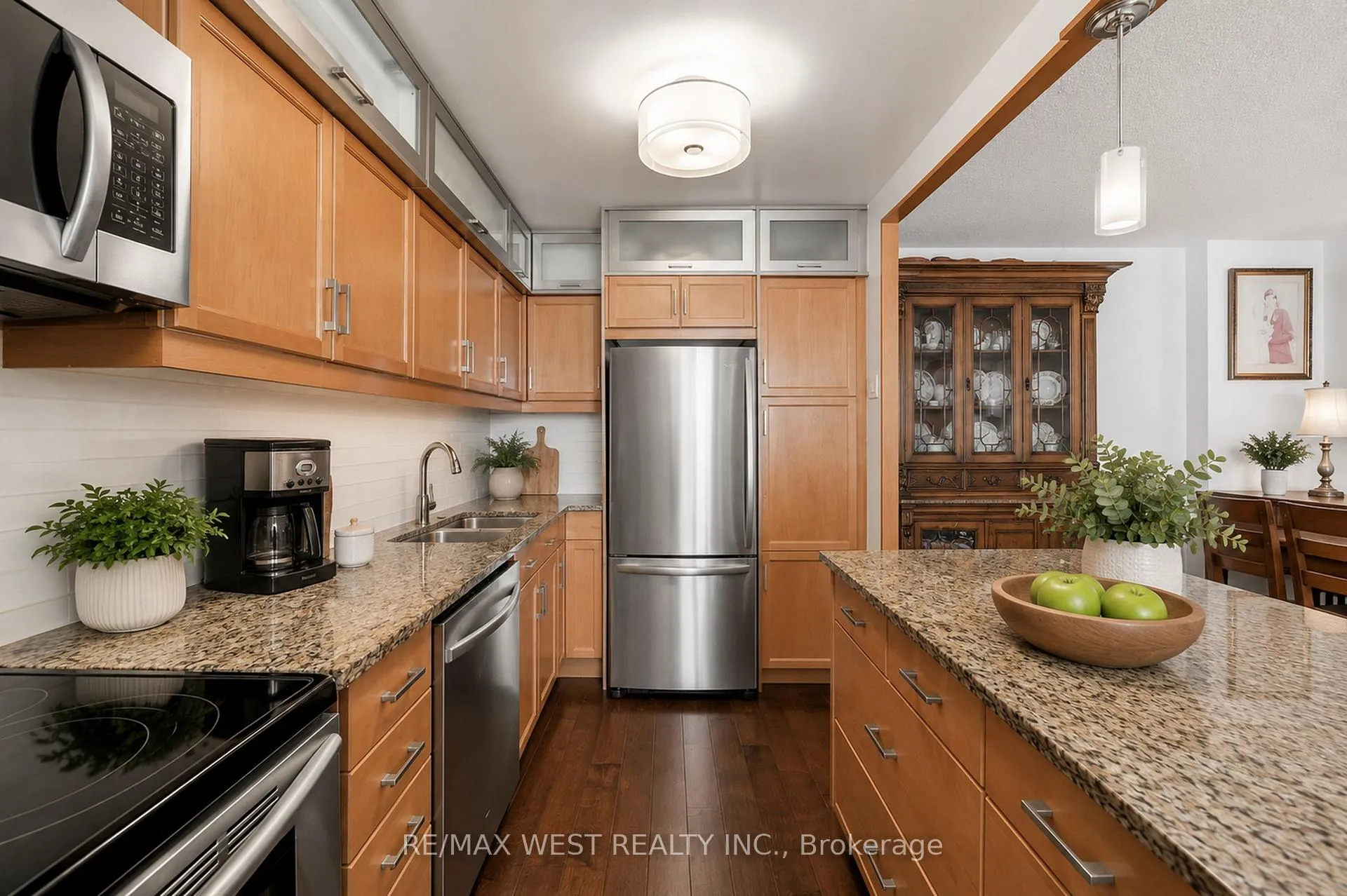 Photo 5 of Unit 1509, 100 Quebec Avenue, Toronto, High Park North — HOMEH