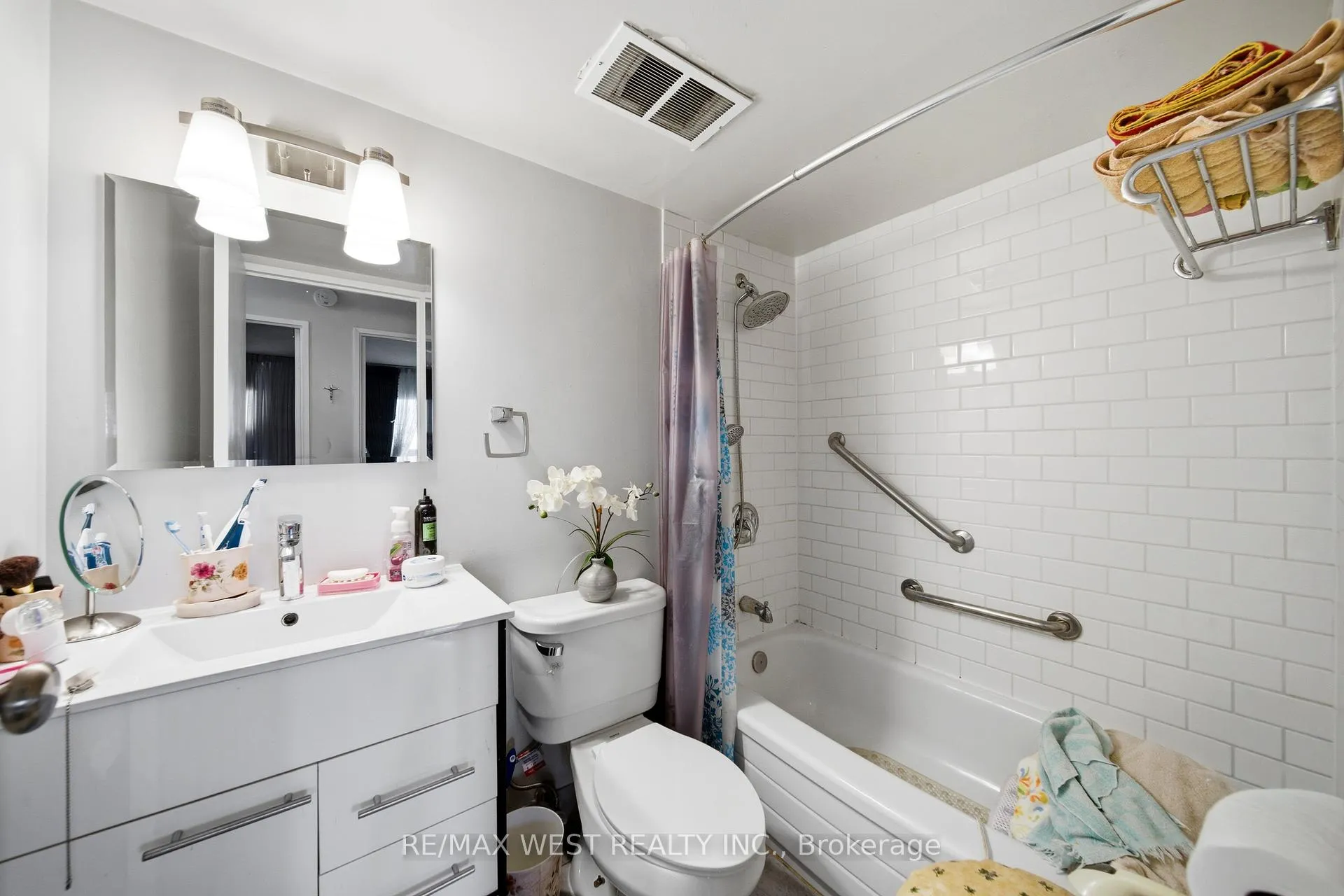 Photo 9 of Unit 1509, 100 Quebec Avenue, Toronto, High Park North — HOMEH