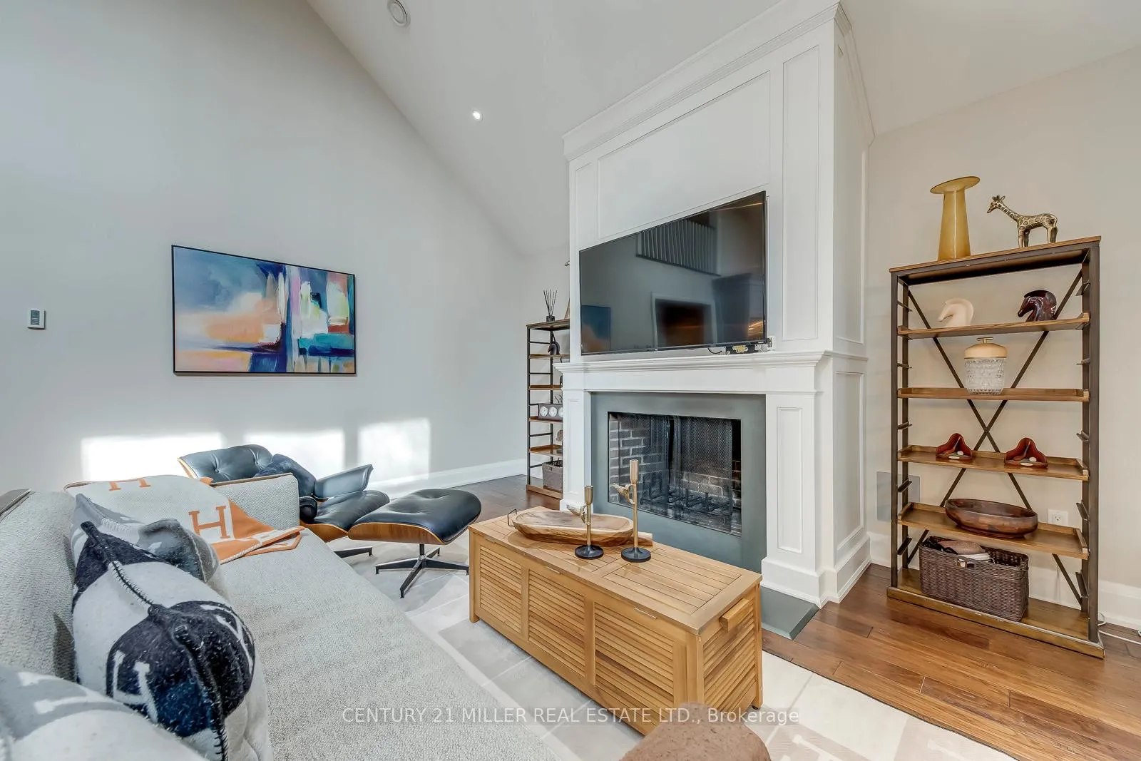 Photo 14 of 75 Charles Street, Halton Hills, Georgetown — HOMEH