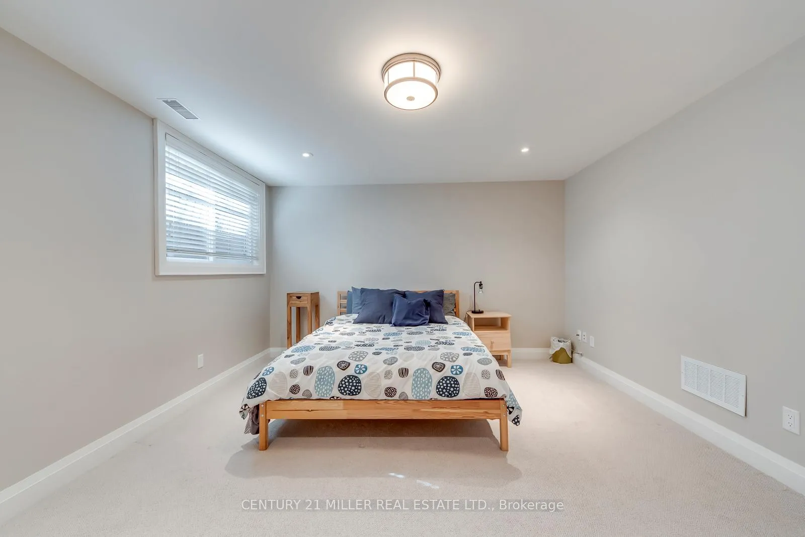 Photo 42 of 75 Charles Street, Halton Hills, Georgetown — HOMEH