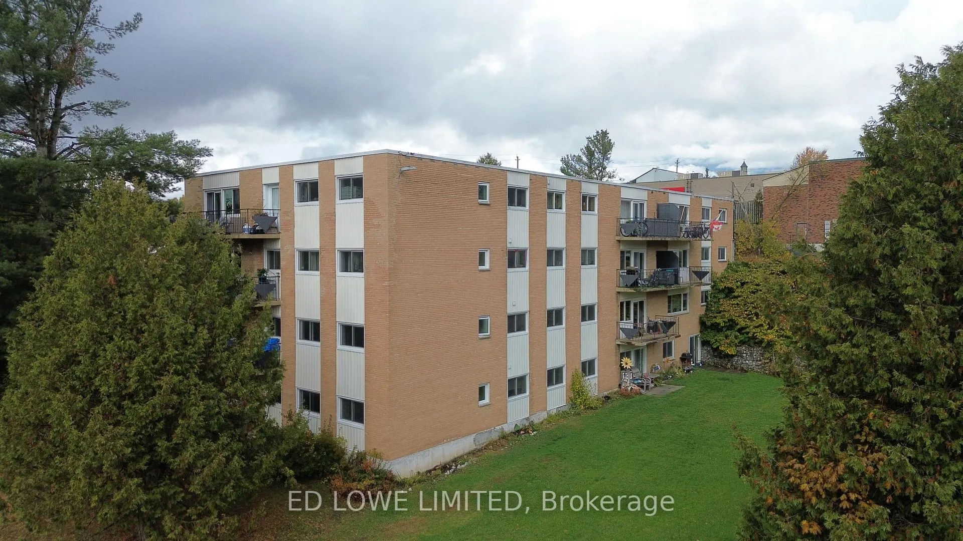 Photo 2 of Unit 203, 250 Morrison Street, Bracebridge, Macaulay — HOMEH