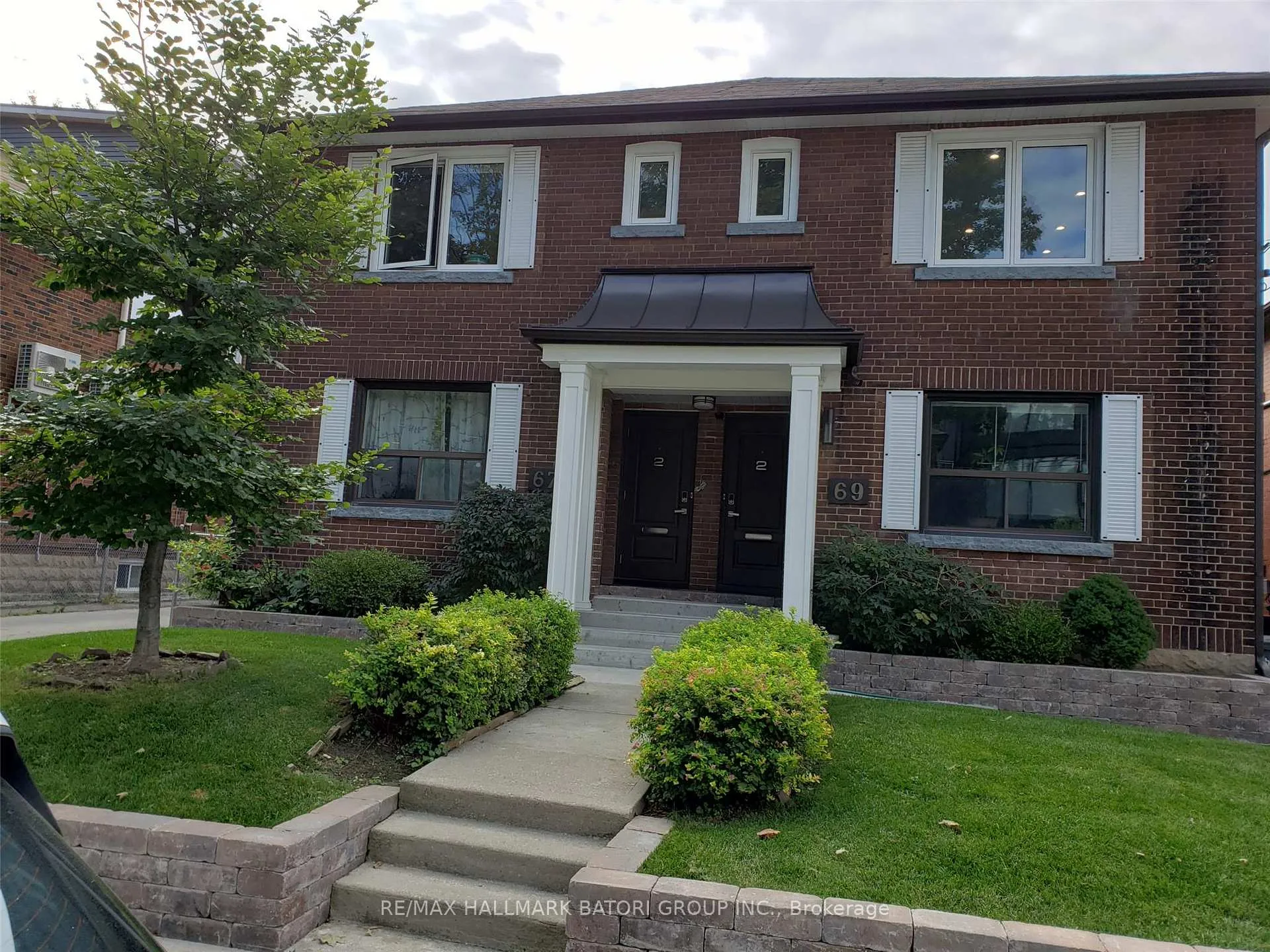 Photo 1 of Unit Upper, 69 Burnaby Boulevard, Toronto, Yonge-Eglinton — HOMEH