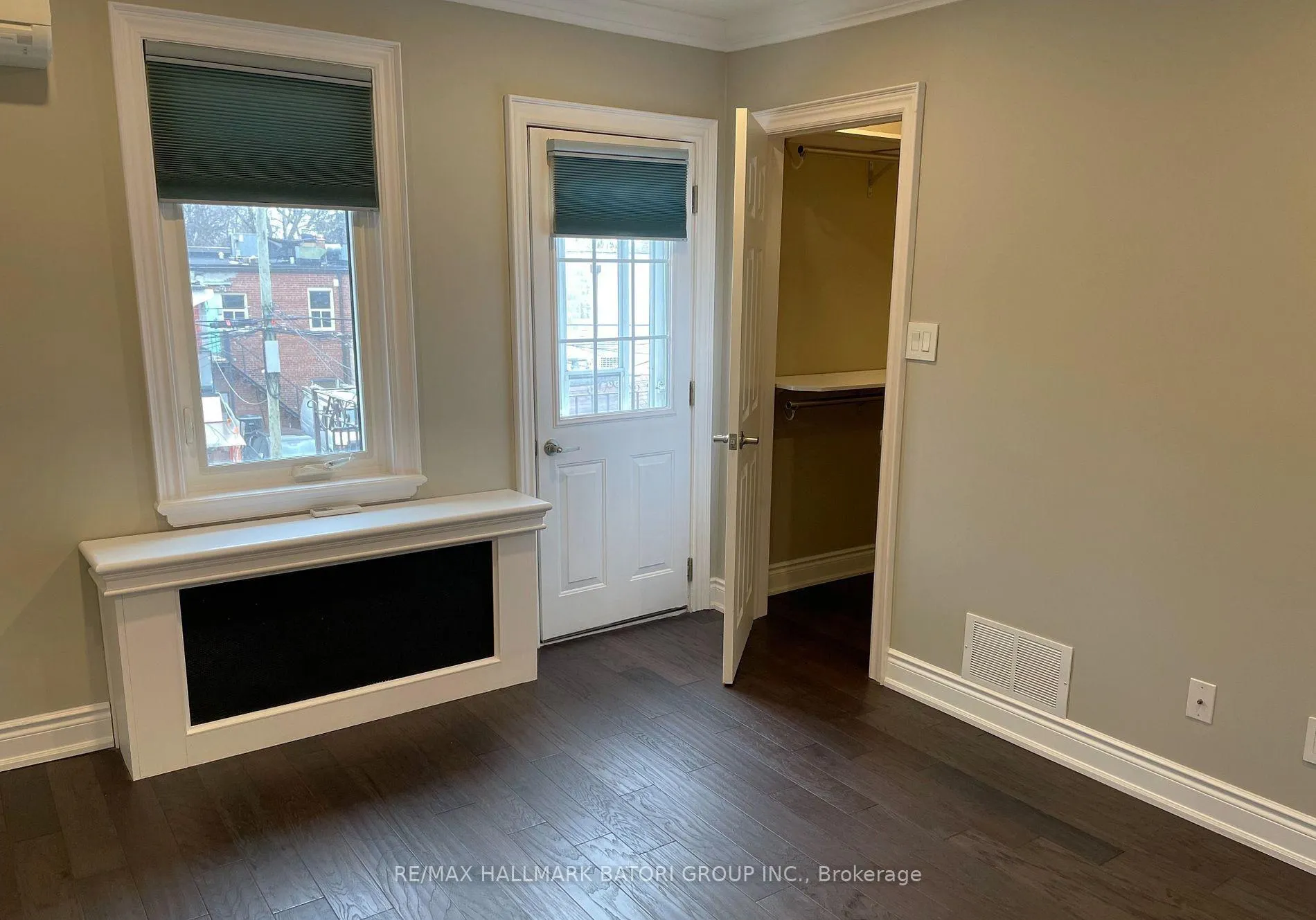 Photo 2 of Unit Upper, 69 Burnaby Boulevard, Toronto, Yonge-Eglinton — HOMEH