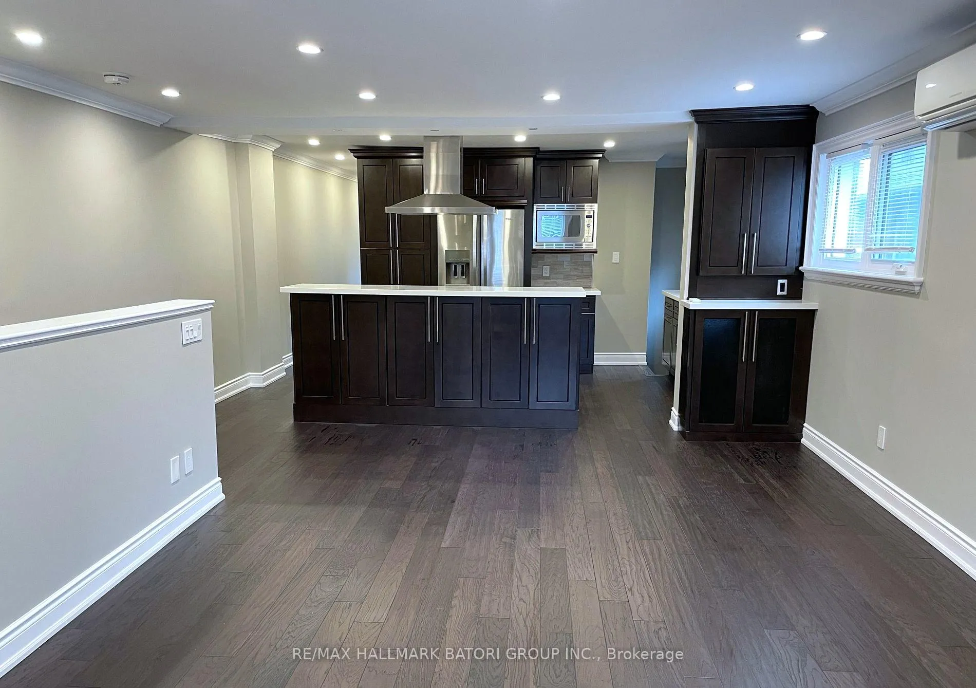 Photo 4 of Unit Upper, 69 Burnaby Boulevard, Toronto, Yonge-Eglinton — HOMEH