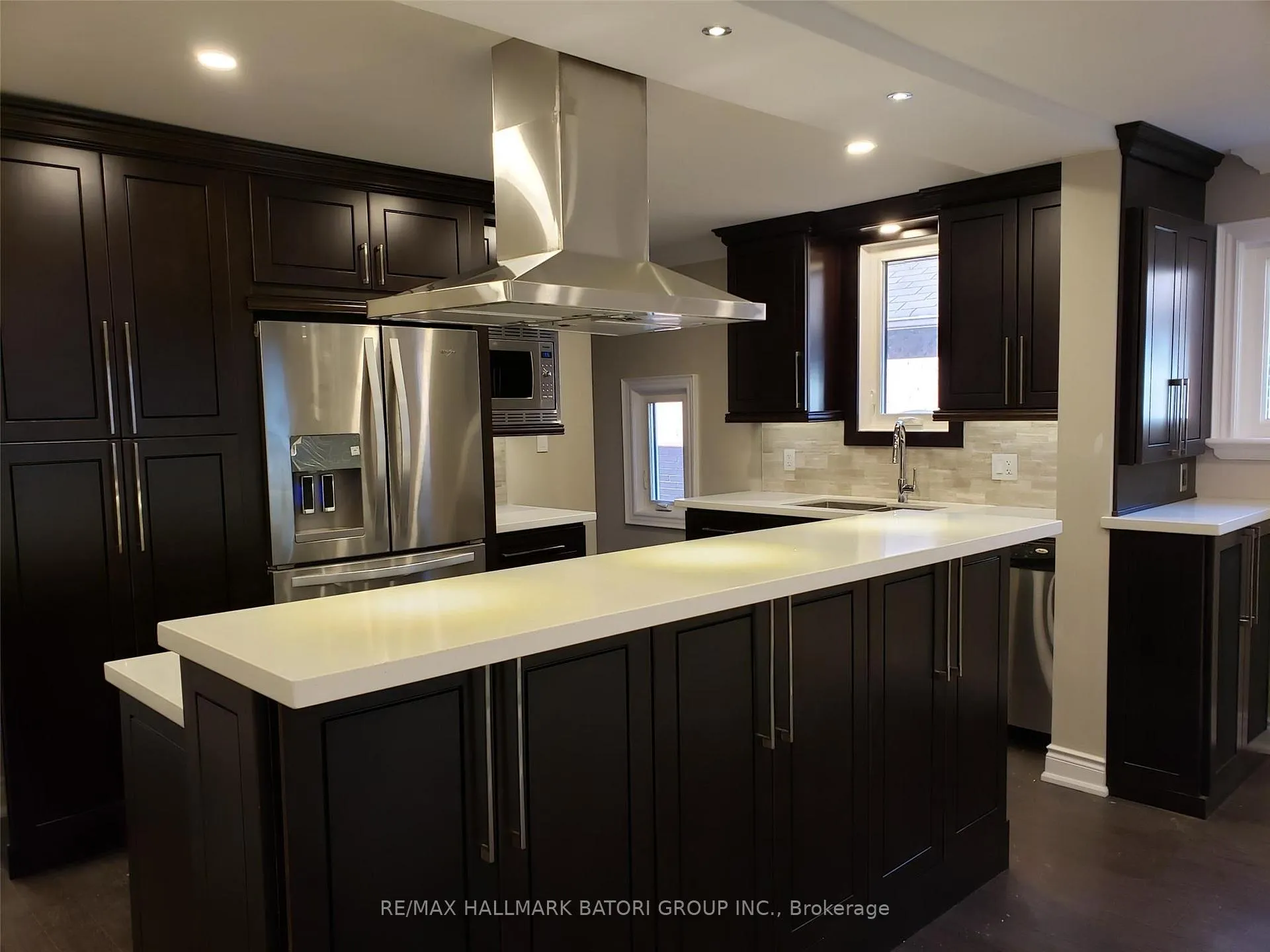 Photo 5 of Unit Upper, 69 Burnaby Boulevard, Toronto, Yonge-Eglinton — HOMEH