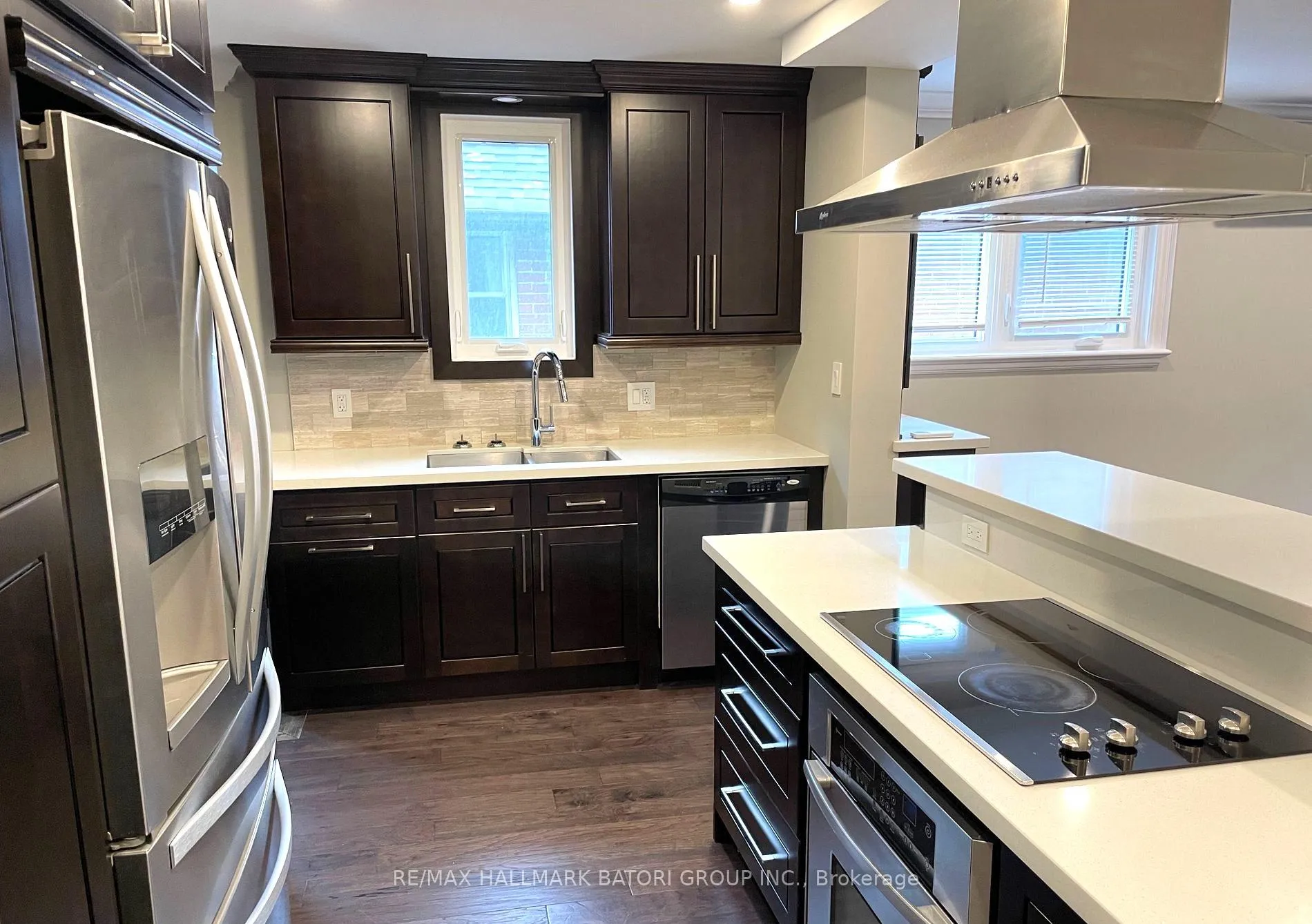 Photo 6 of Unit Upper, 69 Burnaby Boulevard, Toronto, Yonge-Eglinton — HOMEH