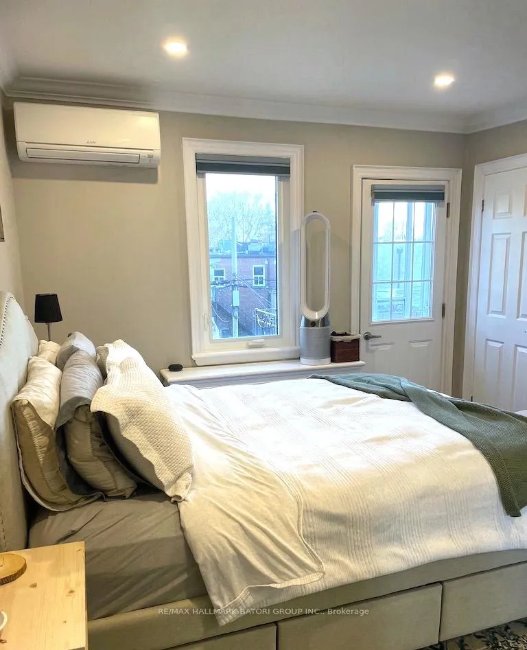 Photo 7 of Unit Upper, 69 Burnaby Boulevard, Toronto, Yonge-Eglinton — HOMEH