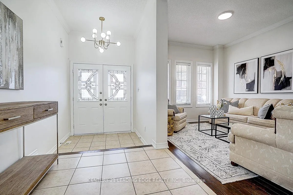 Photo 5 of 22 Pelister Drive, Markham, Greensborough — HOMEH