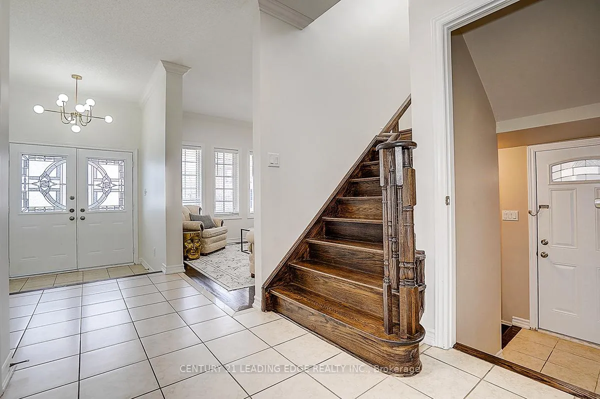 Photo 10 of 22 Pelister Drive, Markham, Greensborough — HOMEH