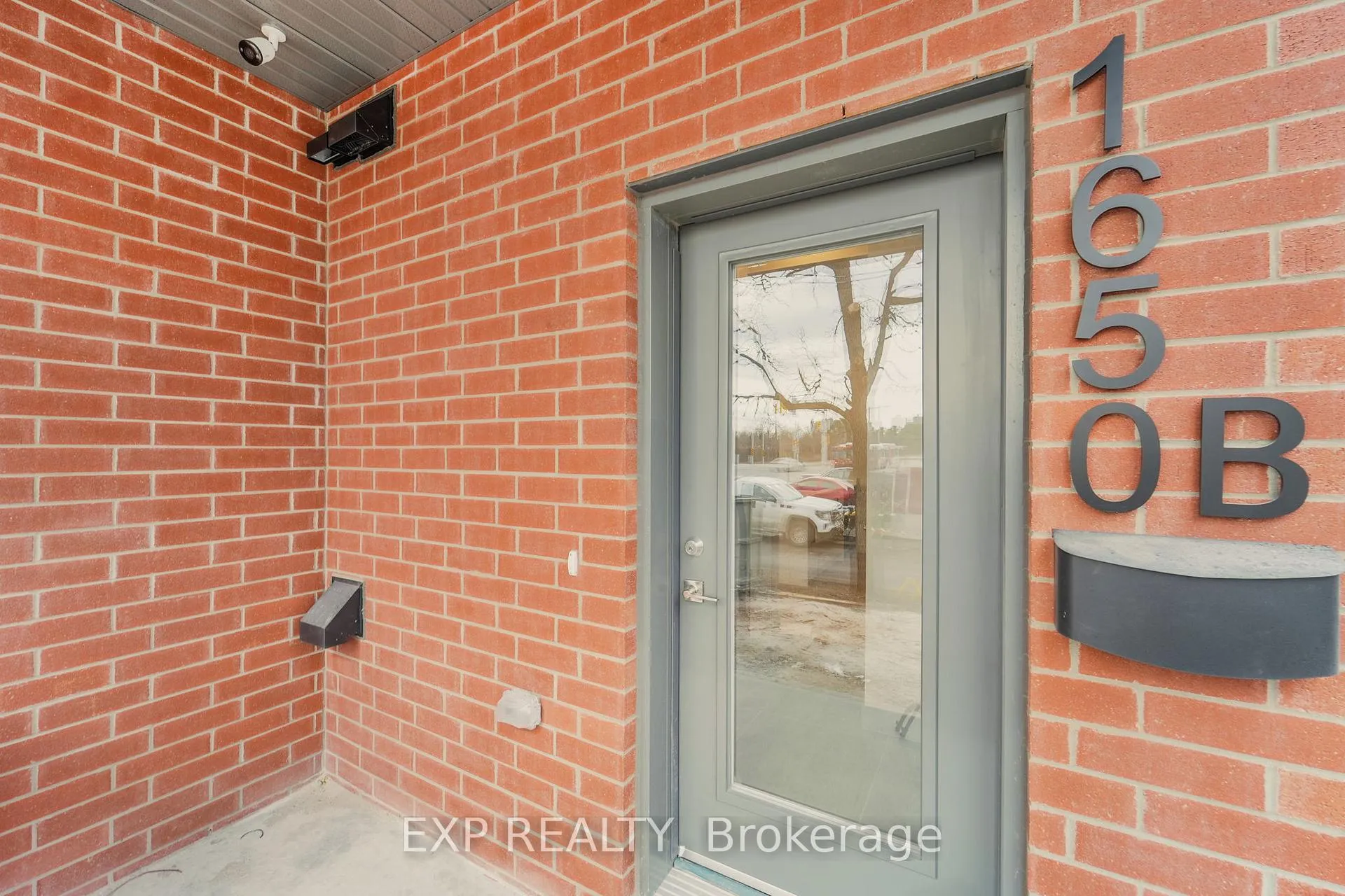 Photo 2 of Unit B, 1650 Scott Street, Ottawa, Ottawa West — HOMEH