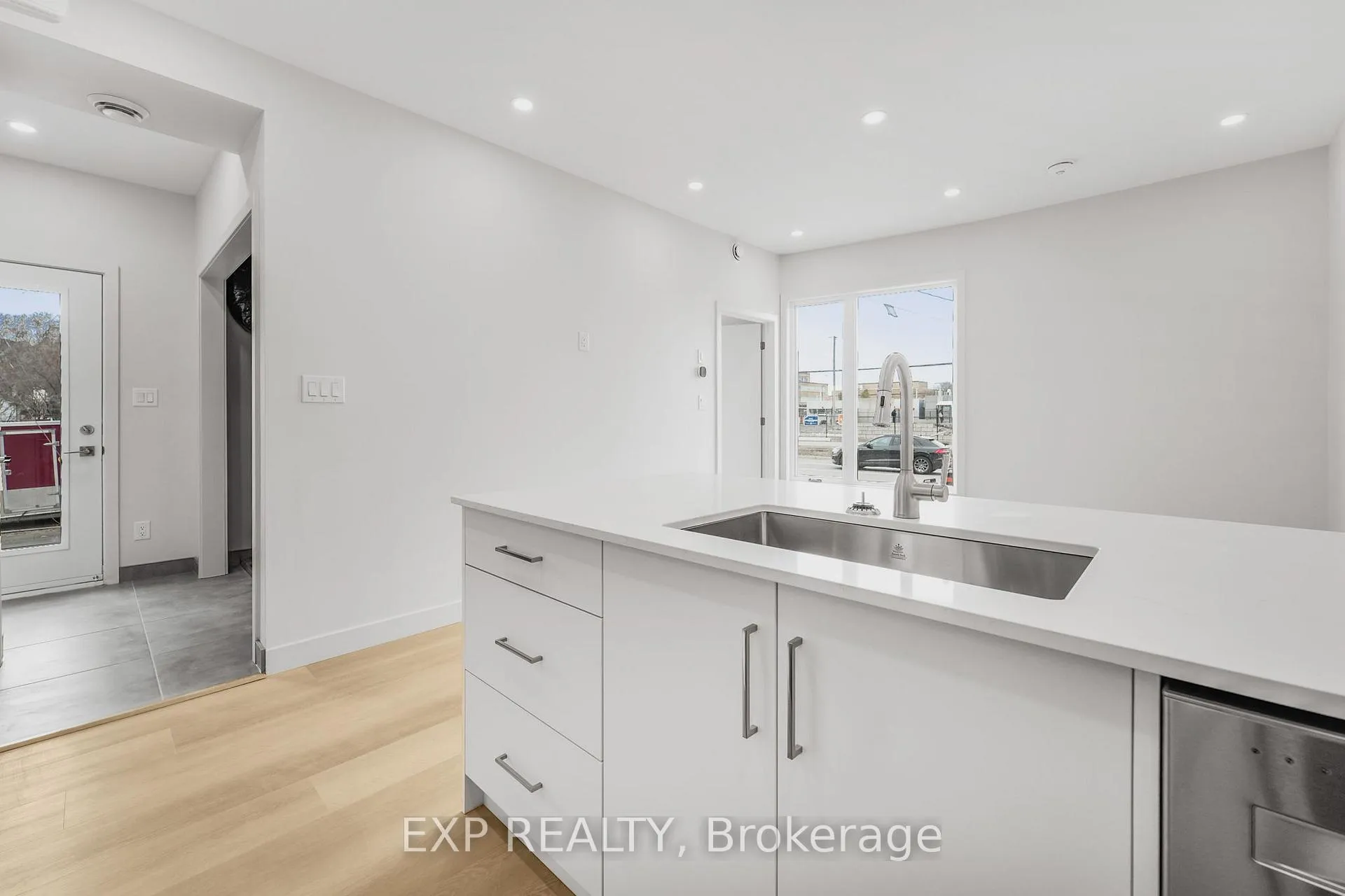 Photo 7 of Unit B, 1650 Scott Street, Ottawa, Ottawa West — HOMEH