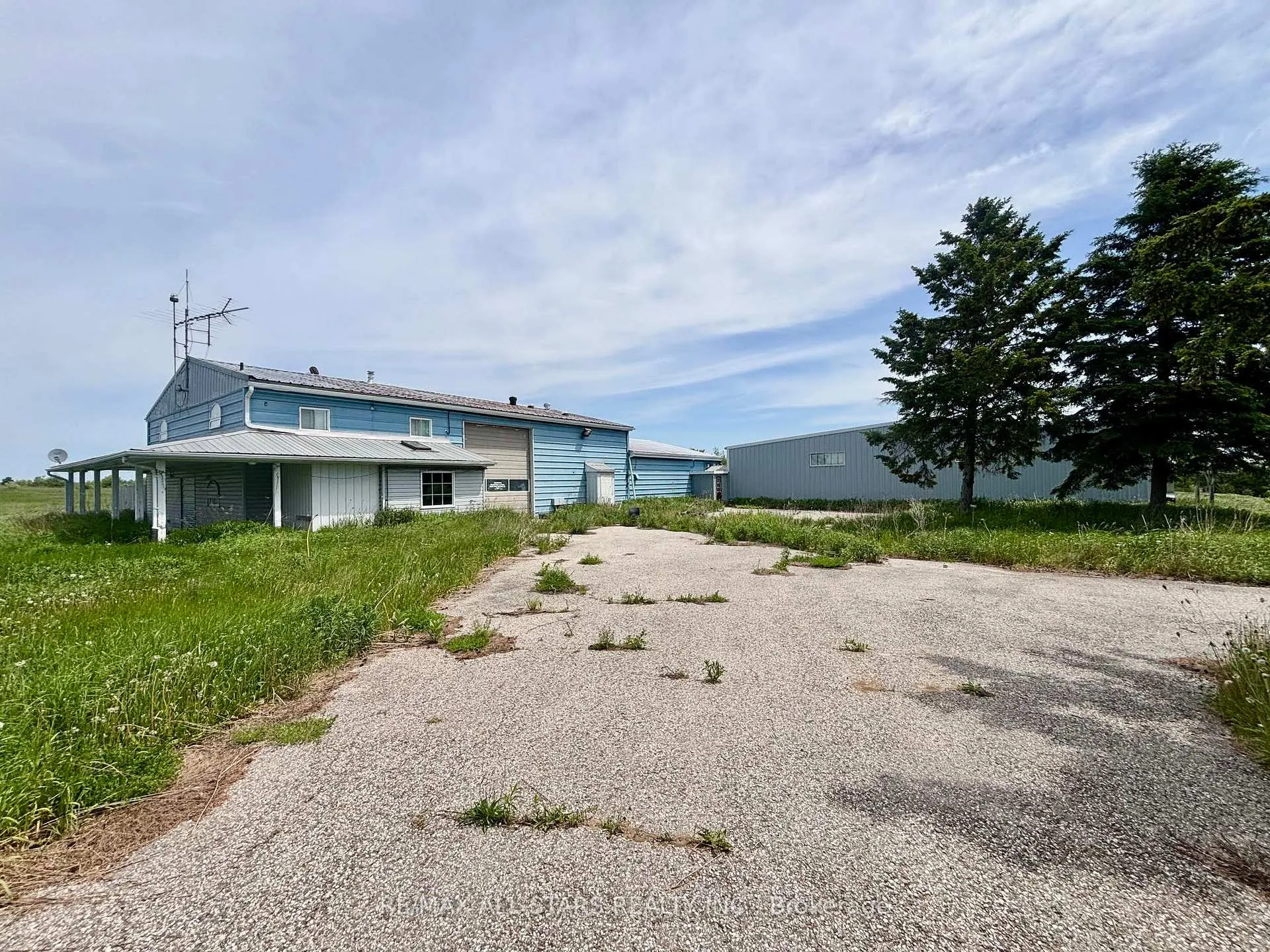 Photo 3 of 674015 Hurontario Street, Mono, Rural Mono — HOMEH