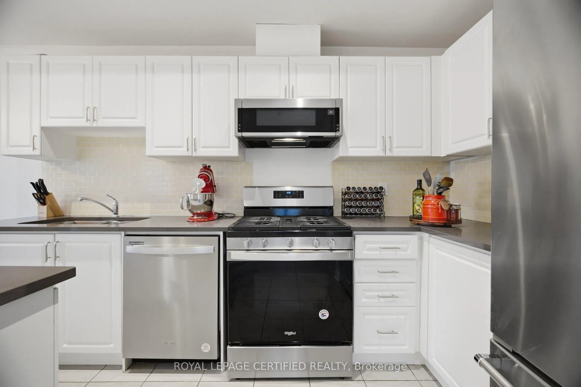 Photo 10 of Unit 22, 383 Dundas Street E, Hamilton, Waterdown — HOMEH