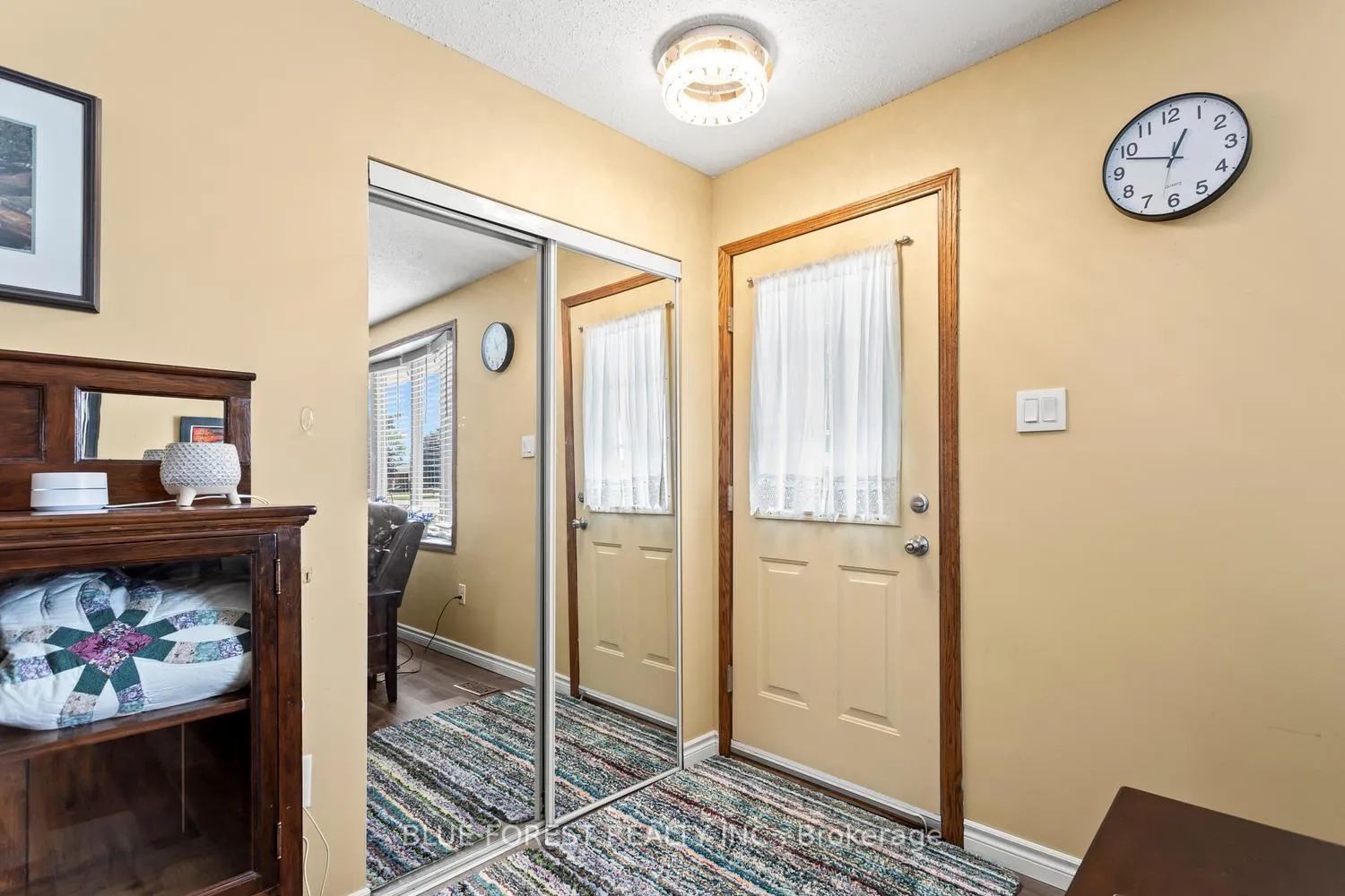 Photo 4 of 183 Queen Street, North Middlesex, Ailsa Craig — HOMEH