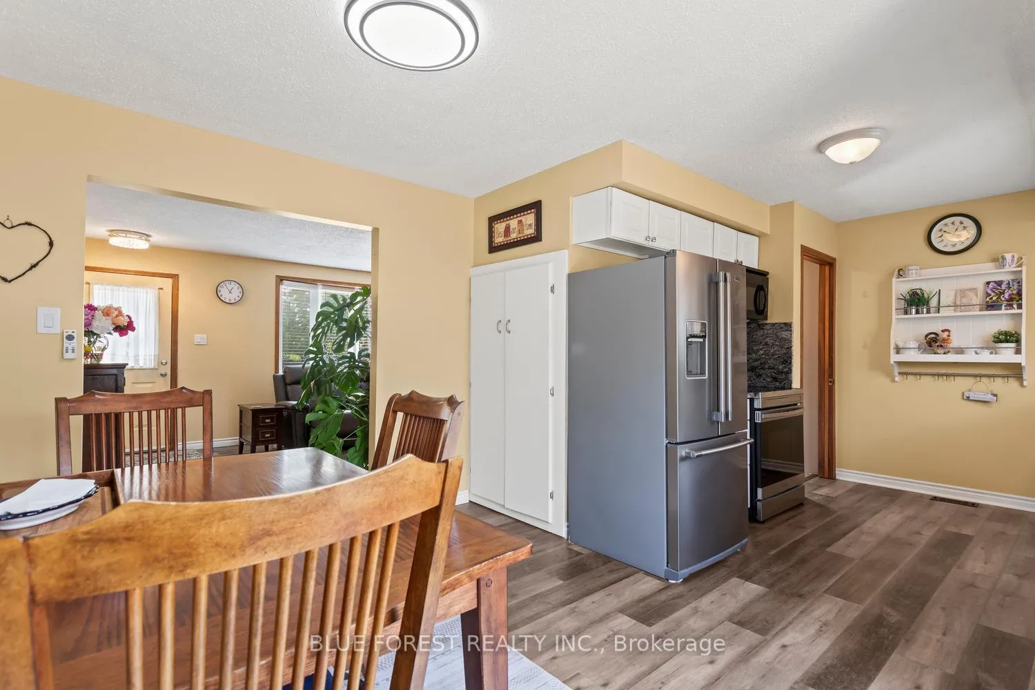 Photo 13 of 183 Queen Street, North Middlesex, Ailsa Craig — HOMEH