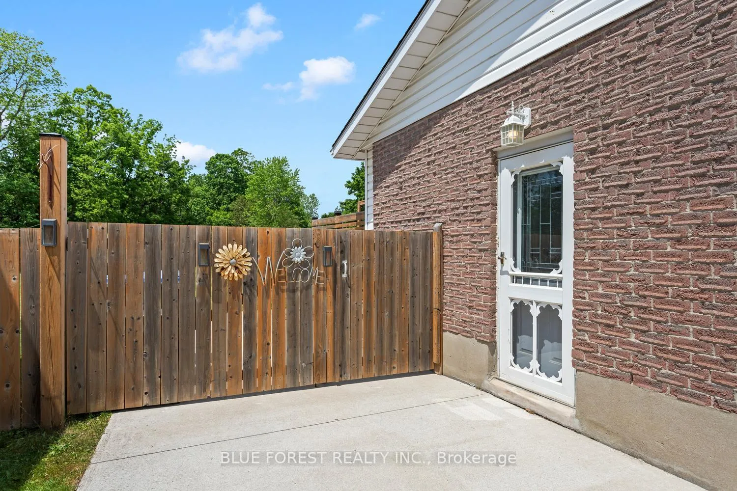 Photo 37 of 183 Queen Street, North Middlesex, Ailsa Craig — HOMEH
