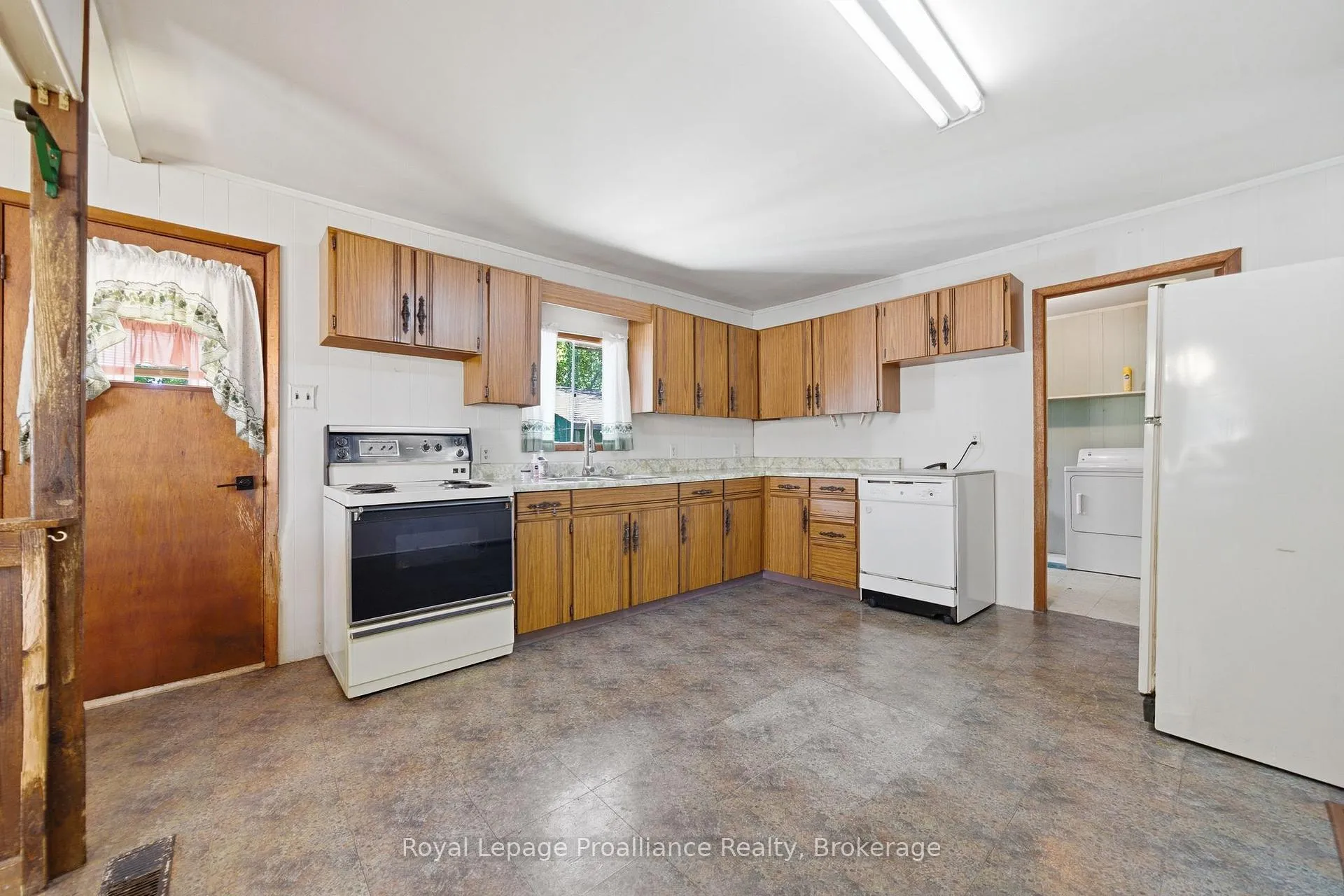Photo 5 of 12310 Highway 41, Addington Highlands — HOMEH