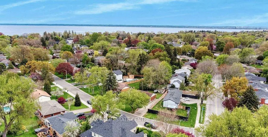 Photo 1 of 314 Strathcona Drive, Burlington, Shoreacres — HOMEH