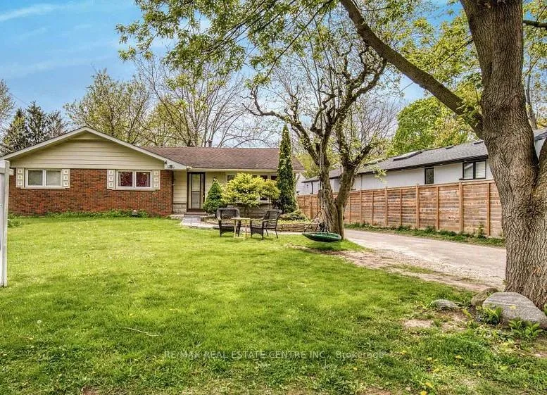 Photo 4 of 314 Strathcona Drive, Burlington, Shoreacres — HOMEH